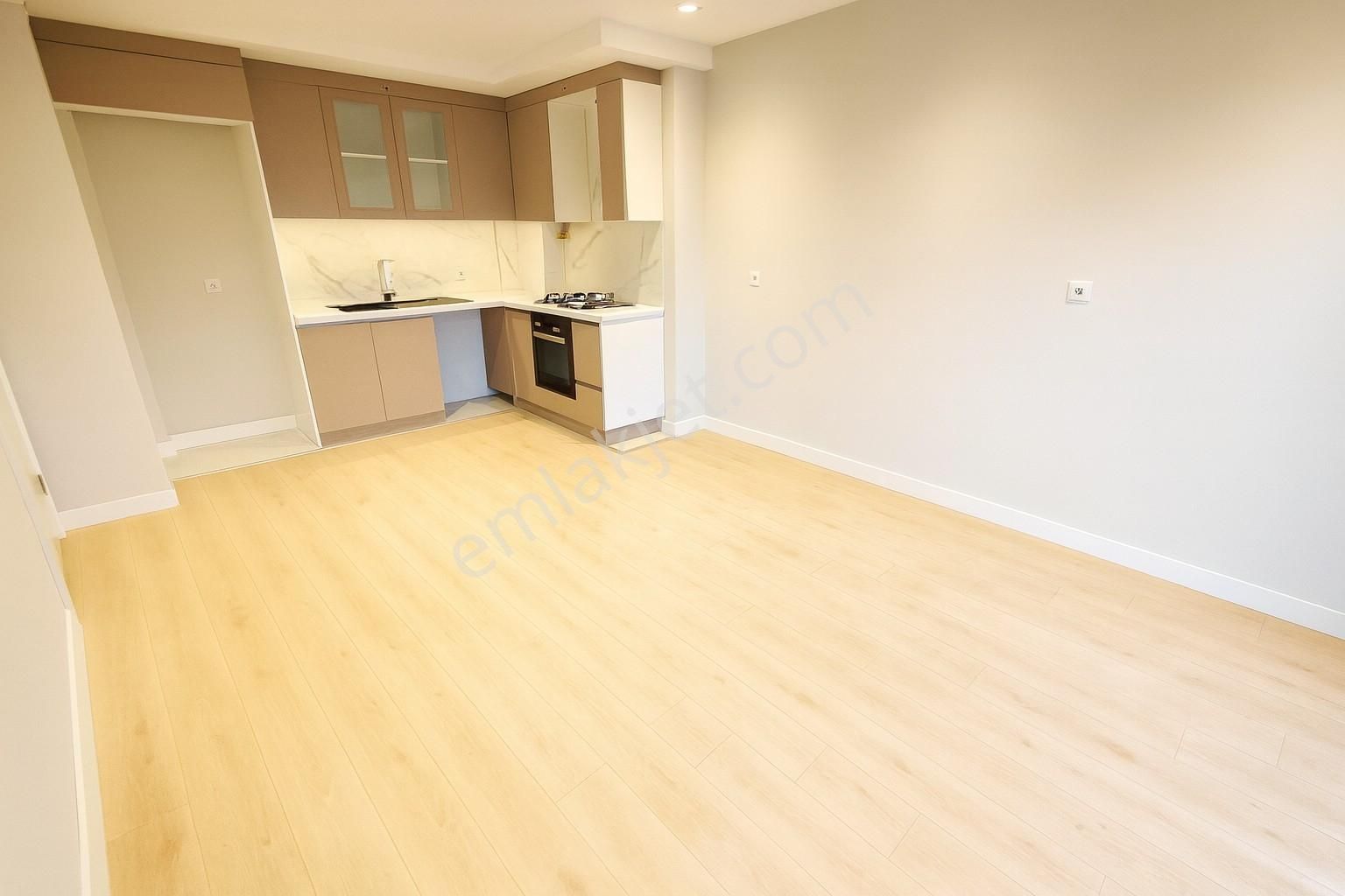 Altıntaş'ta Alternatif Katlarda 1+1 Balkonlu Havuz Cephe Satılık - Görsel 3