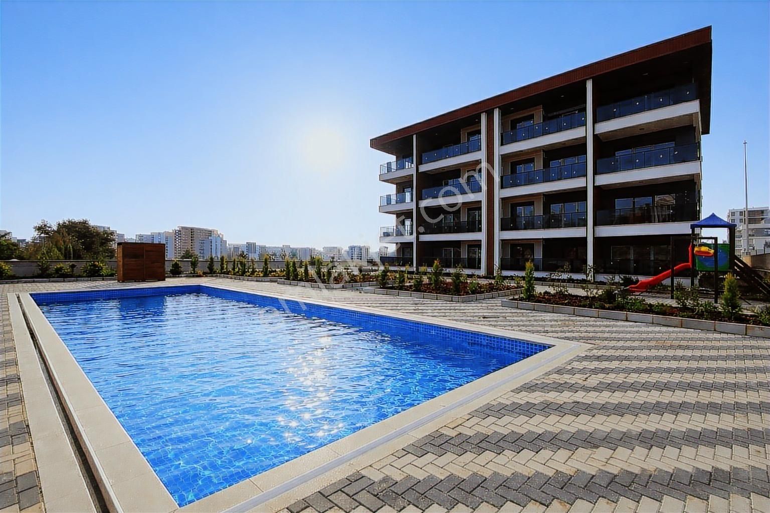 Altıntaş'ta Alternatif Katlarda 1+1 Balkonlu Havuz Cephe Satılık - Görsel 25