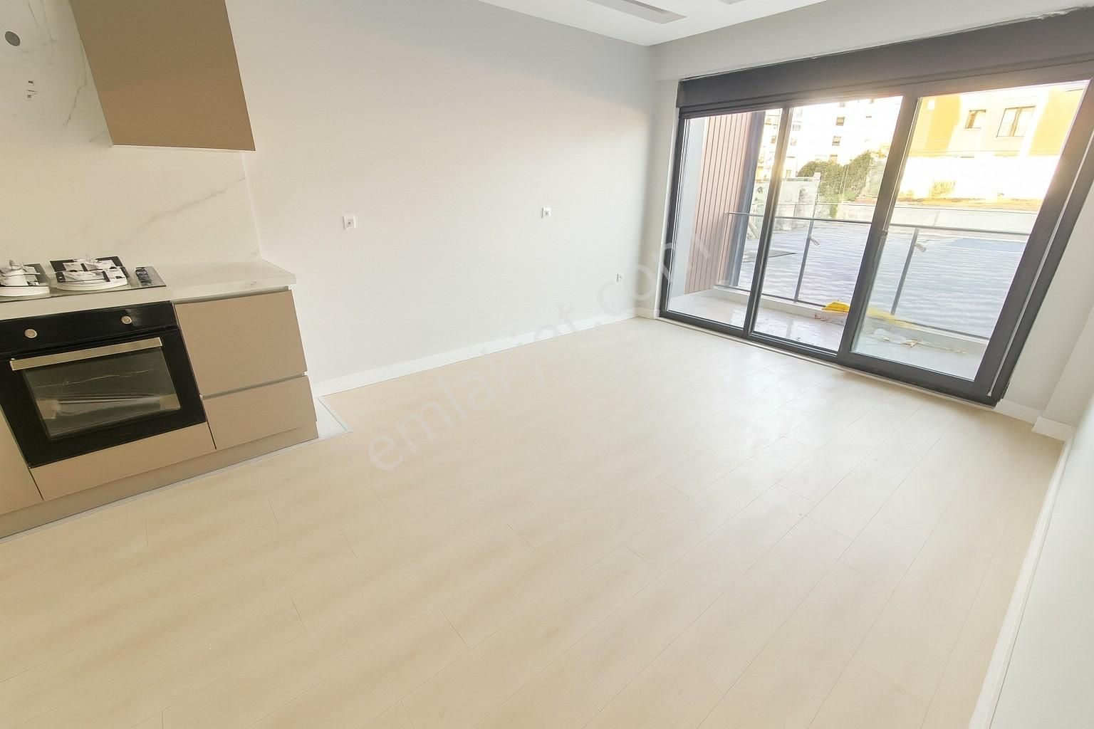 Altıntaş'ta Alternatif Katlarda 1+1 Balkonlu Havuz Cephe Satılık - Görsel 17