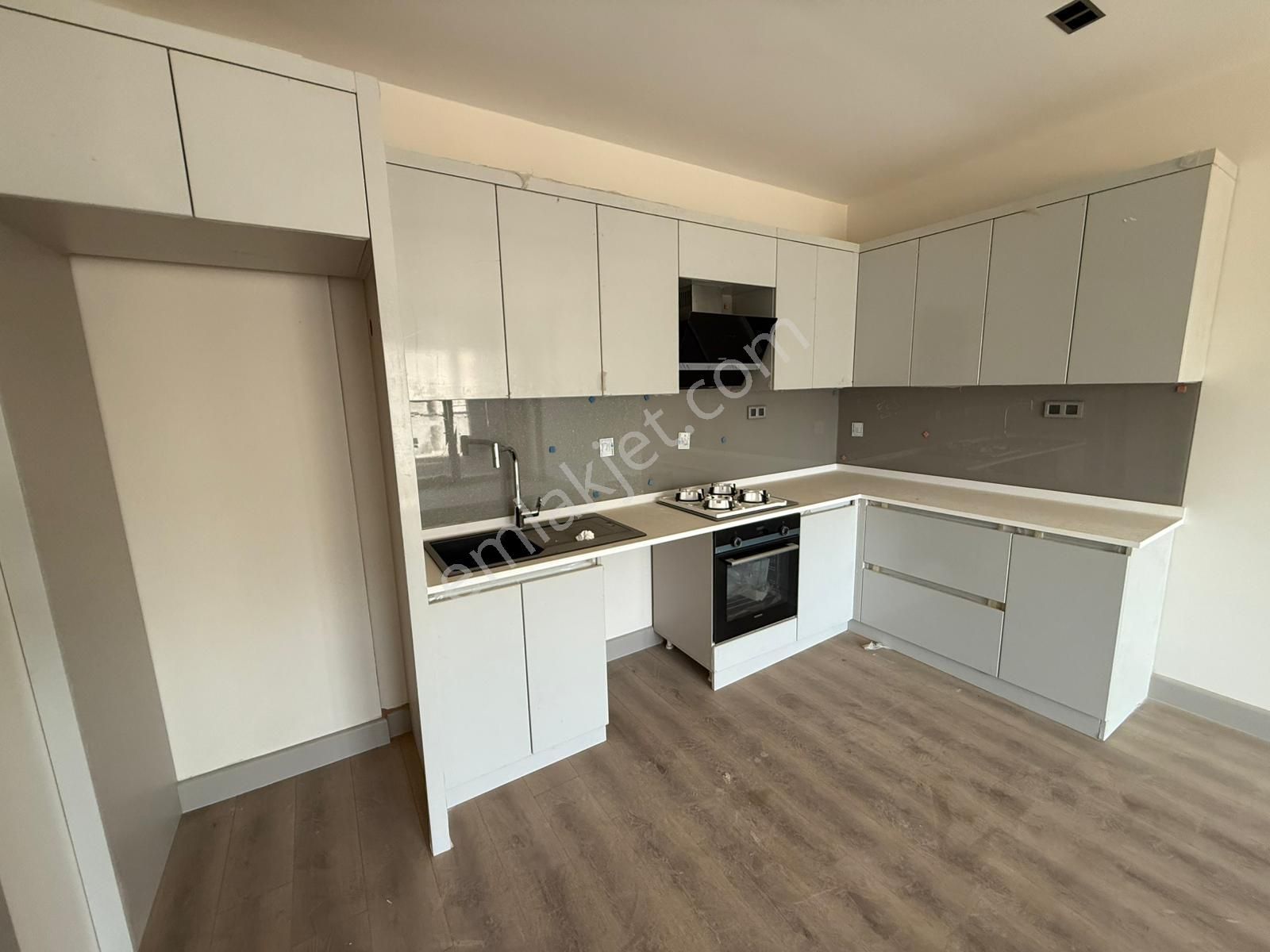 Altıntaş Antoryum'da Geniş 1+1 Balkonlu Konsept Sitede Satılık - Görsel 7