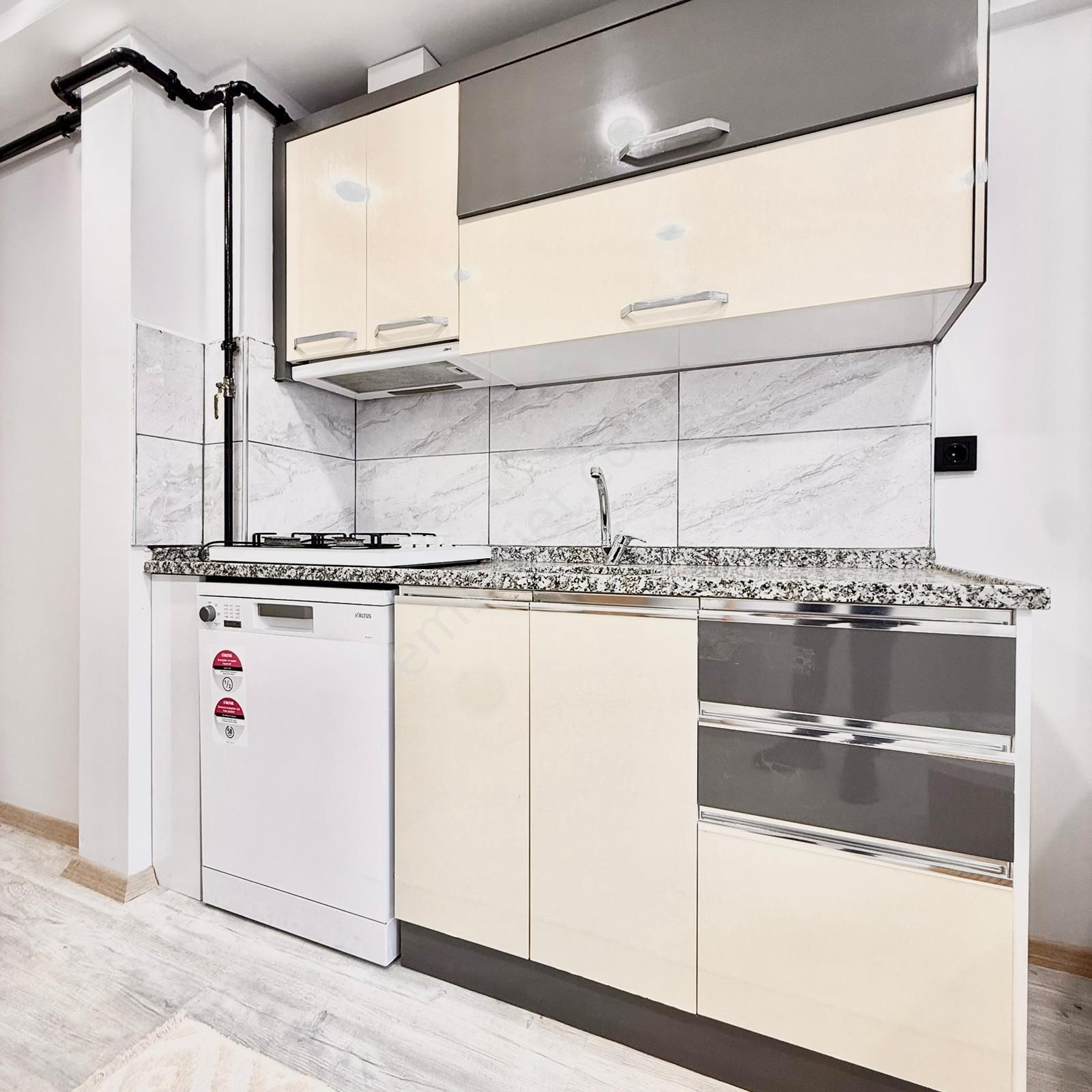 Karaman Mahallesi Dumlupınar Caddesi Üzeri Lise & Tugay 2 Dk Mesafede Eşyalı 1+1 Apart A169 - Görsel 6