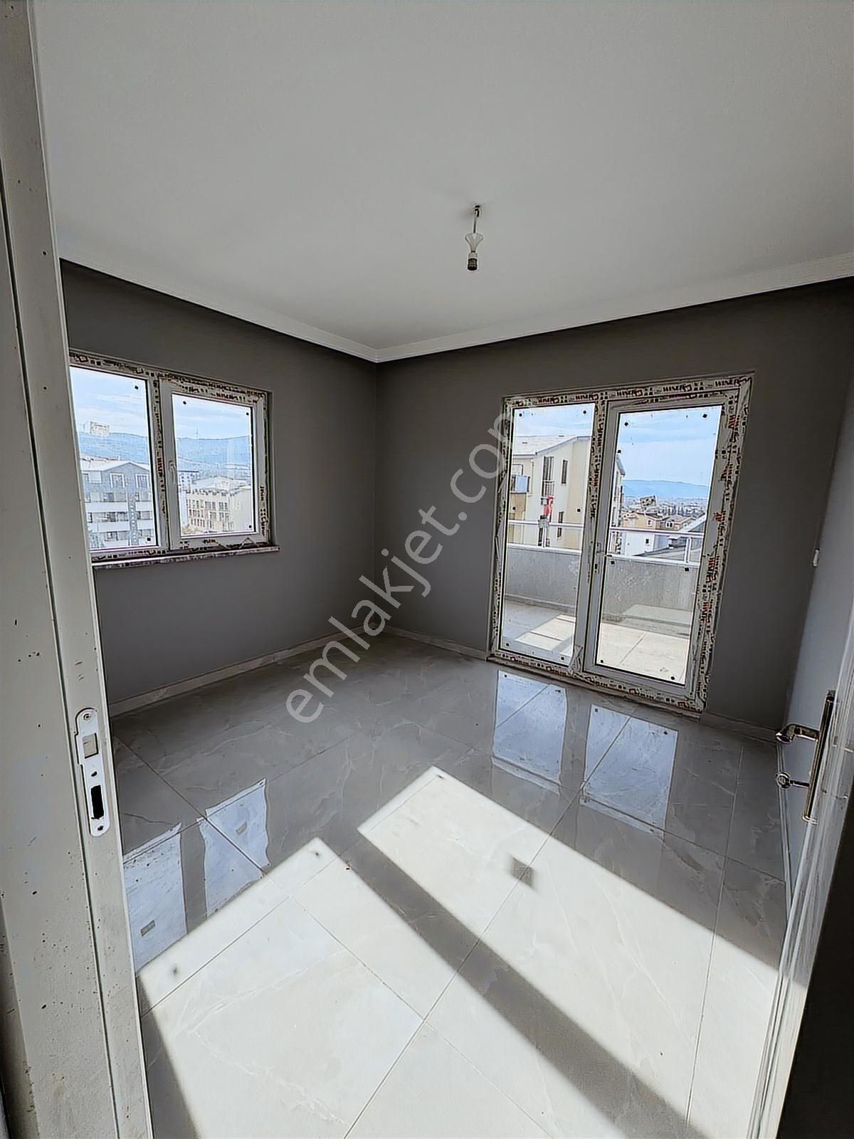 Akçalarda Göl Manzaralı Yerden Isıtmalı Sıfır 3+1 Dubleks Daire - Görsel 7