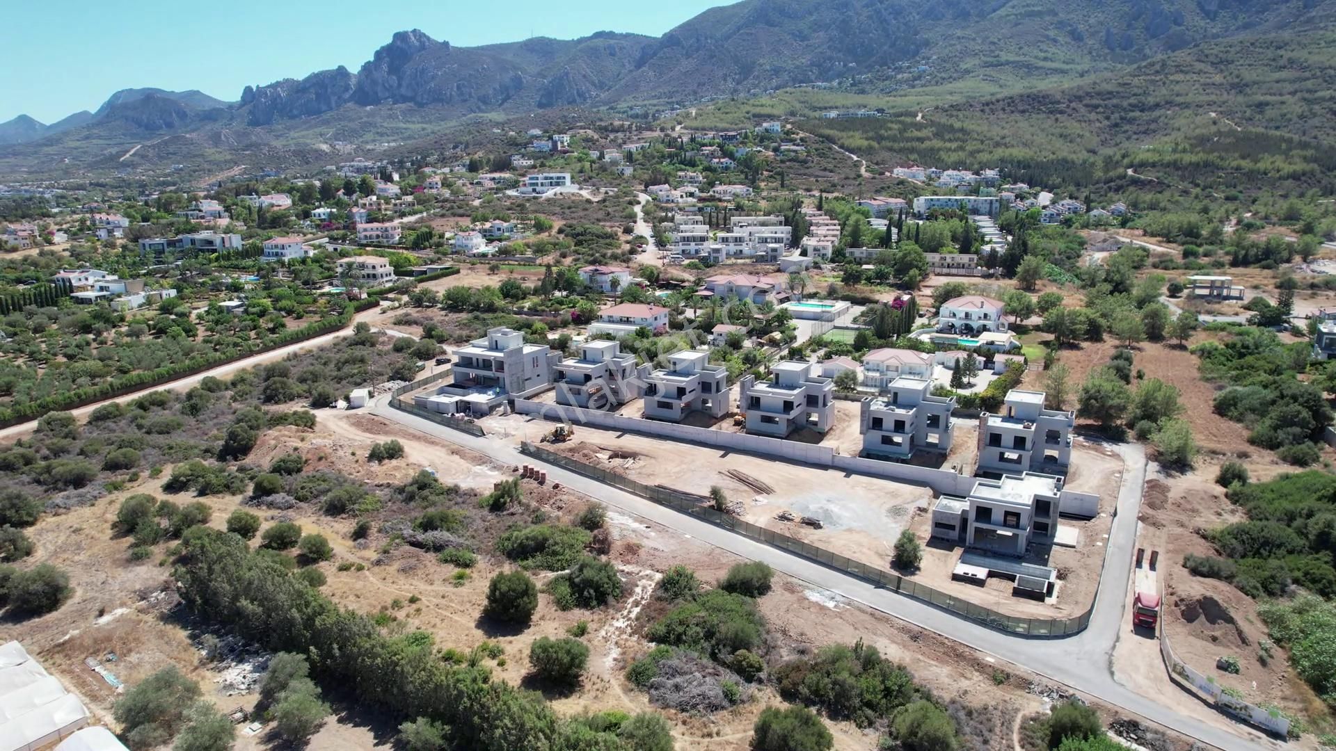 Girne Edremit'te Deniz Manzaralı Satılık 5+1 Ultra Lüks Villa !! - Görsel 4