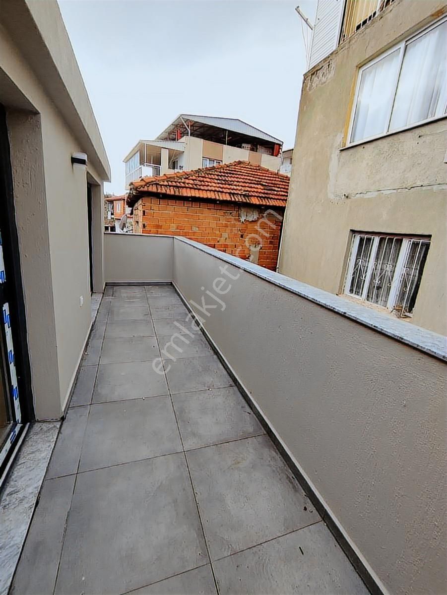 Çiğli Maltepe Caddesinde Sıfır 3+1 Dublek Daire - Görsel 12