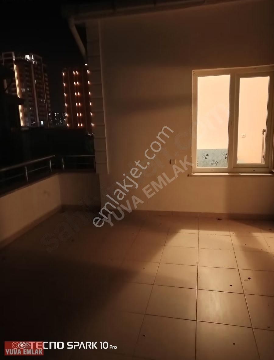 Hürriyet Mahallesinde 5+1 Fırsat Eşyalı Satılık Triplex Villa - Görsel 16