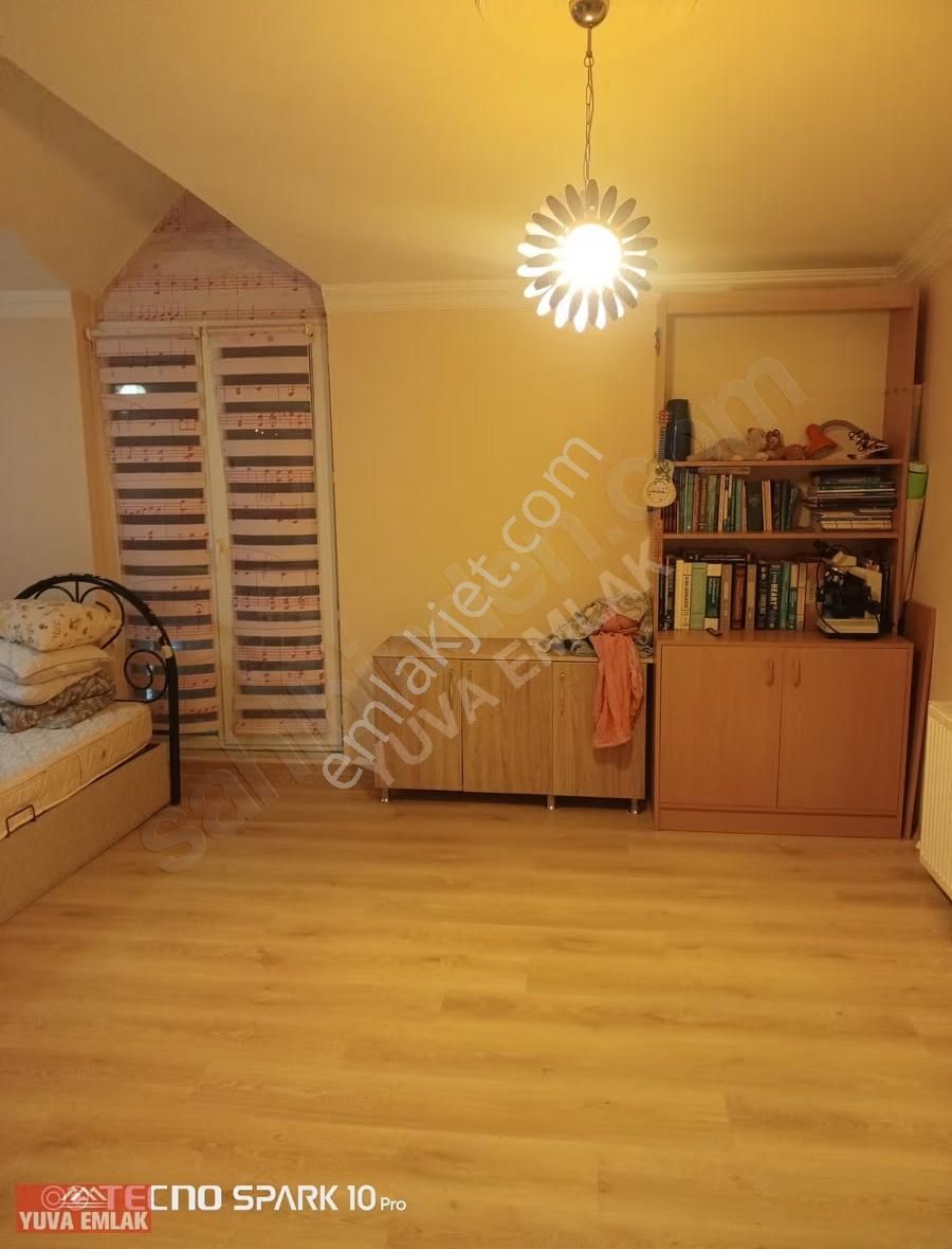 Hürriyet Mahallesinde 5+1 Fırsat Eşyalı Satılık Triplex Villa - Görsel 10