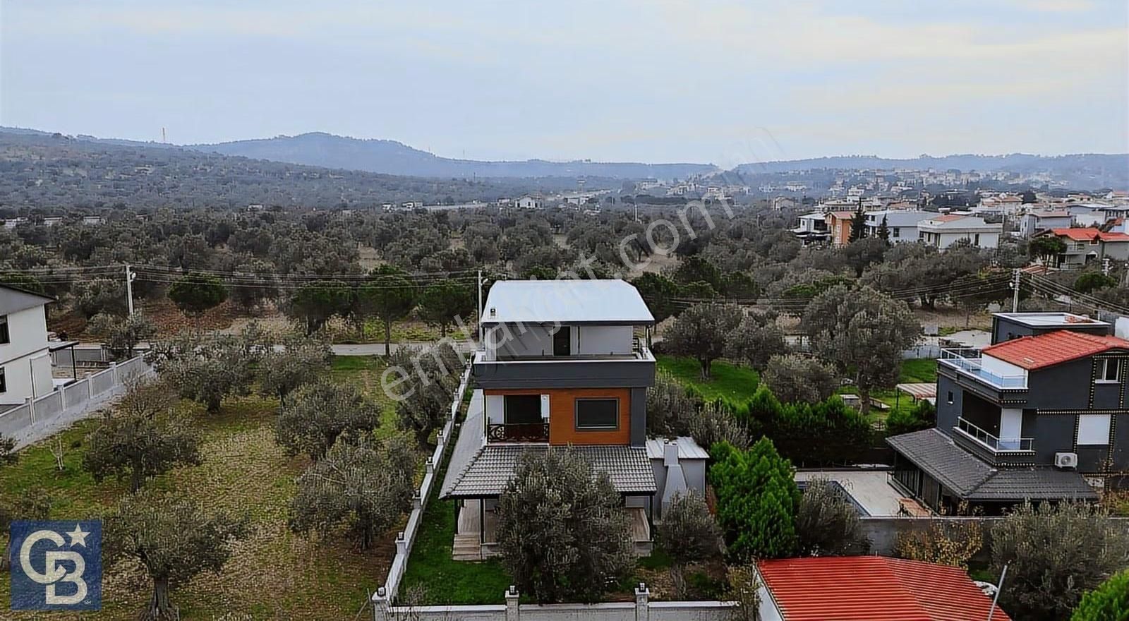 Şakran' Da Satılık 5+1 Geniş Bahçeli Tripleks Villa - Görsel 5