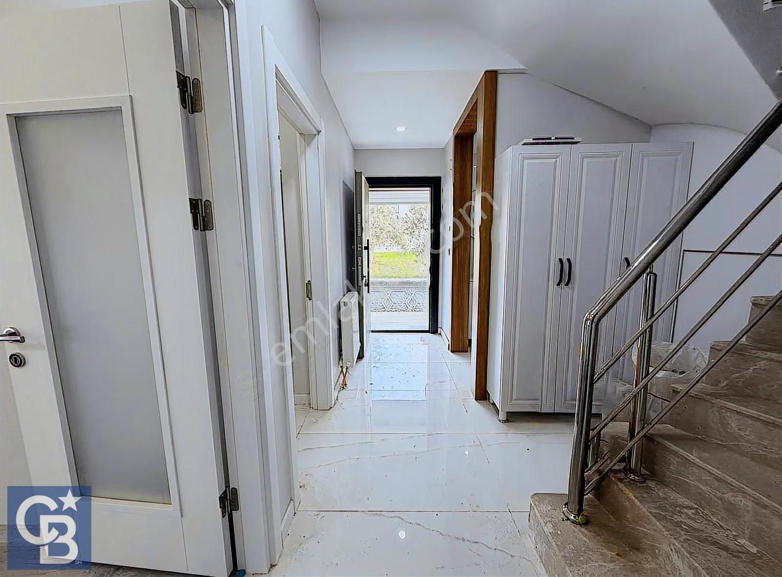 Şakran' Da Satılık 5+1 Geniş Bahçeli Tripleks Villa - Görsel 12