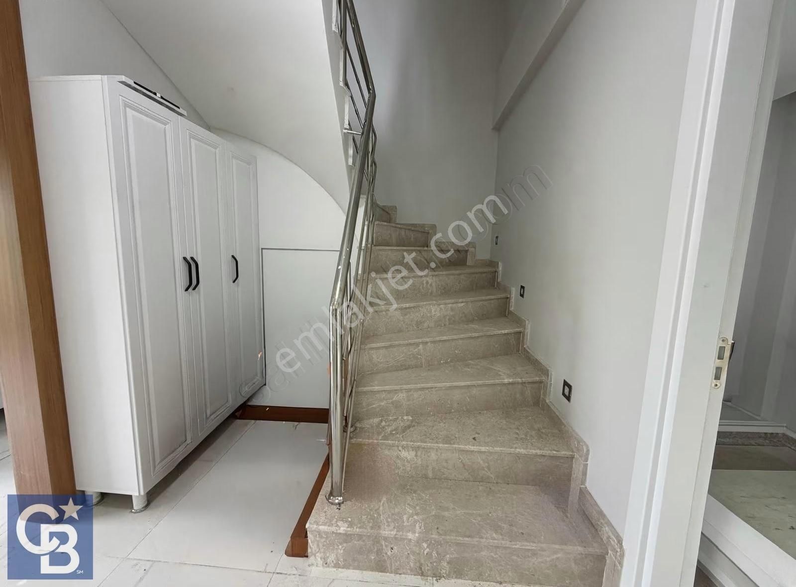 Şakran' Da Satılık 5+1 Geniş Bahçeli Tripleks Villa - Görsel 4