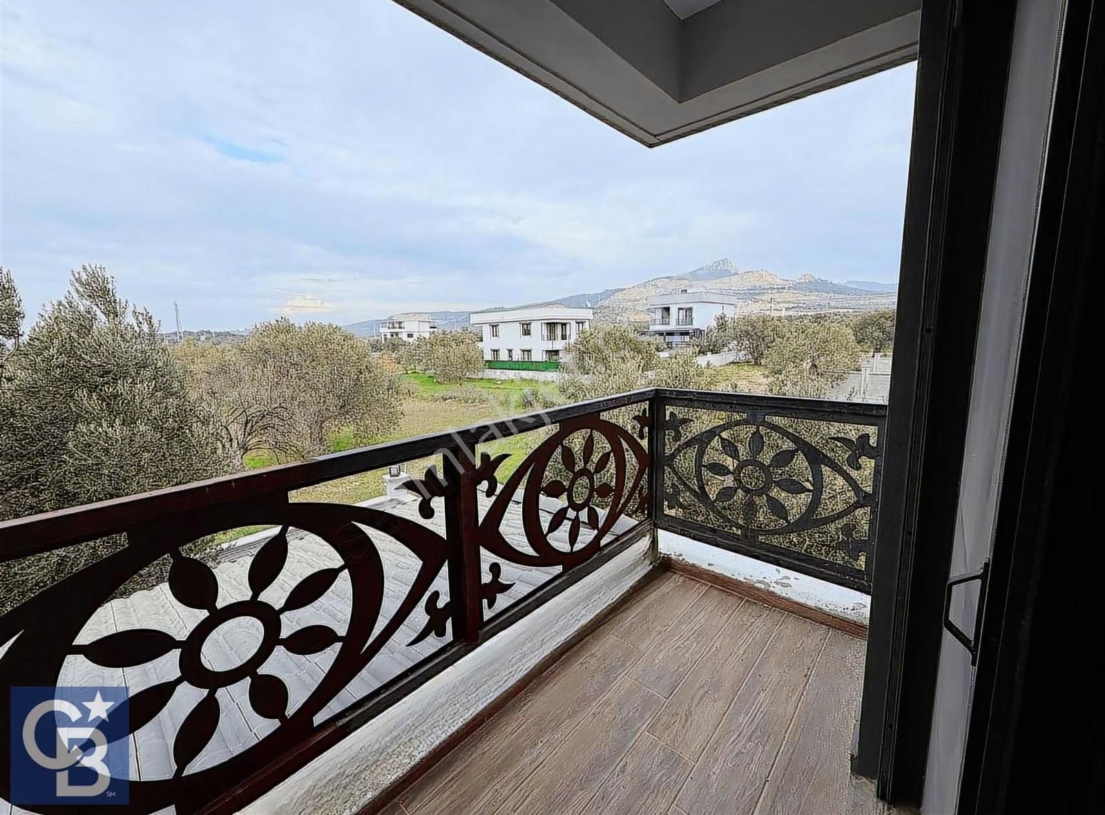 Şakran' Da Satılık 5+1 Geniş Bahçeli Tripleks Villa - Görsel 22