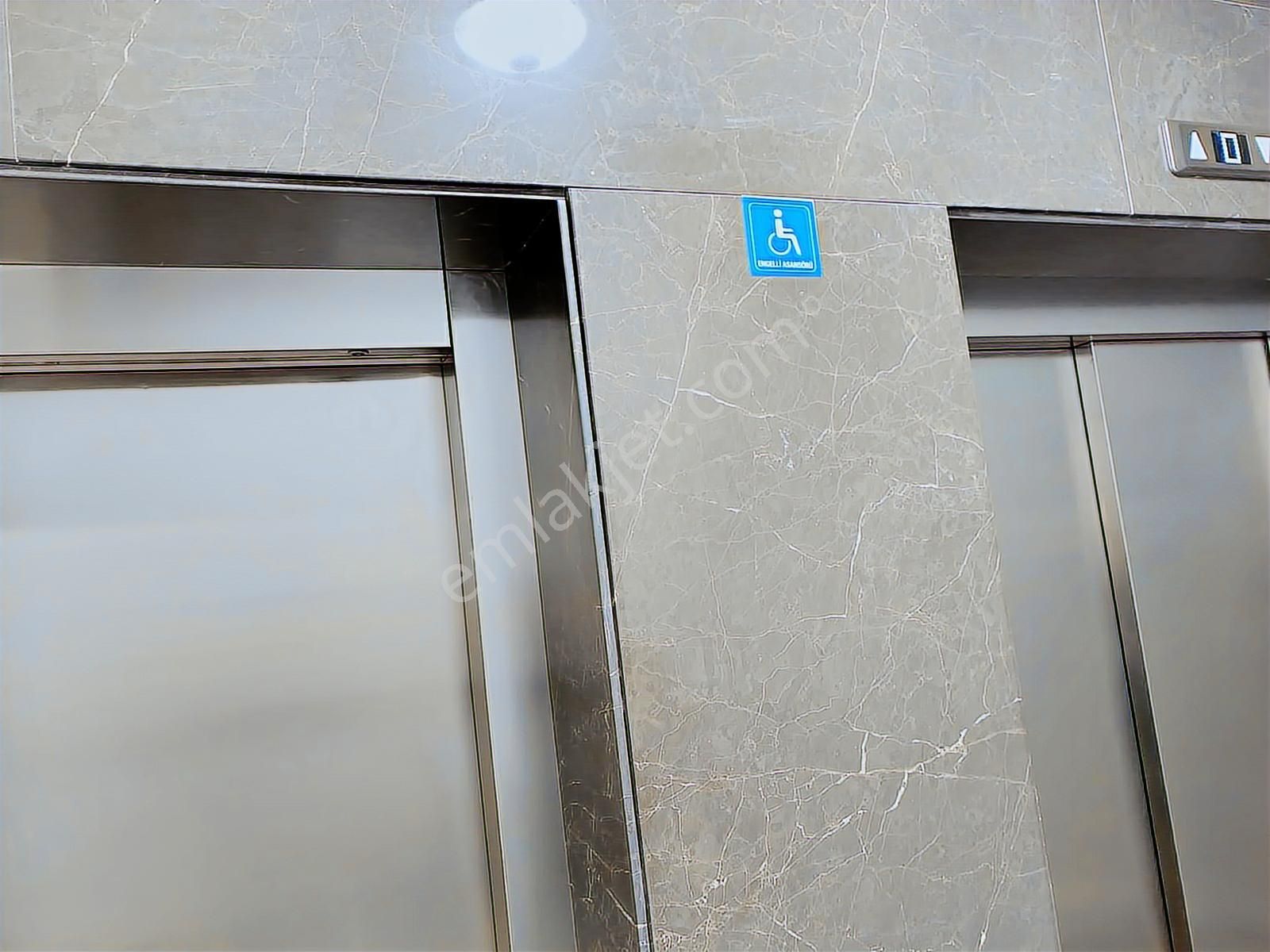 Güvenlikli Sitede,peyzajlı,çocuk Oyun Bahçeli,balkonlu Dairedir. - Görsel 3