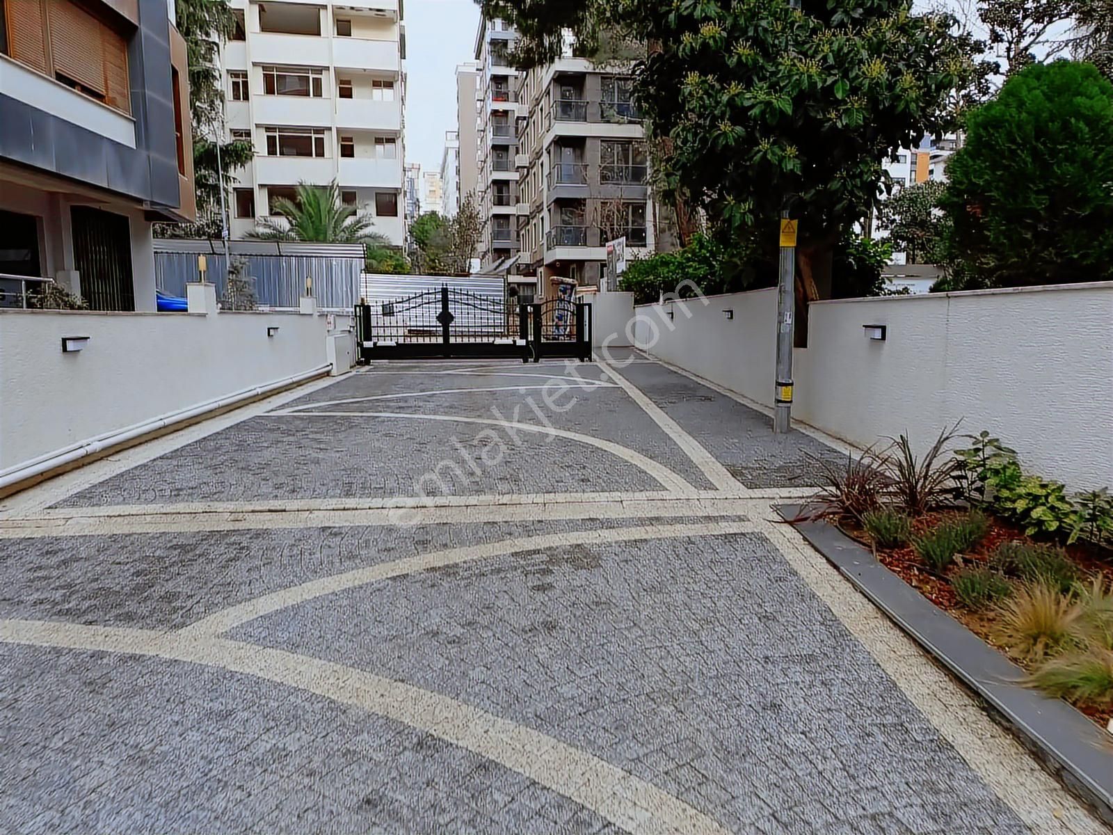 Güvenlikli Sitede,peyzajlı,çocuk Oyun Bahçeli,balkonlu Dairedir. - Görsel 18