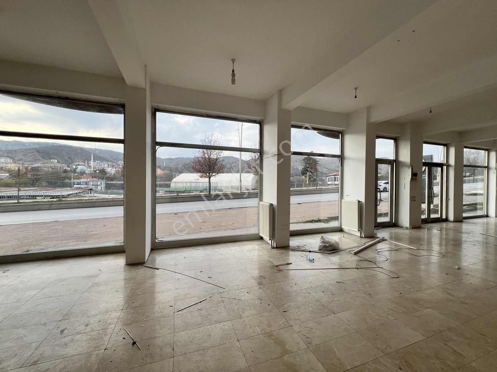 Ekin Group'tan Anayola Cephe 570 M2 Kiralık İşyeri - Görsel 11