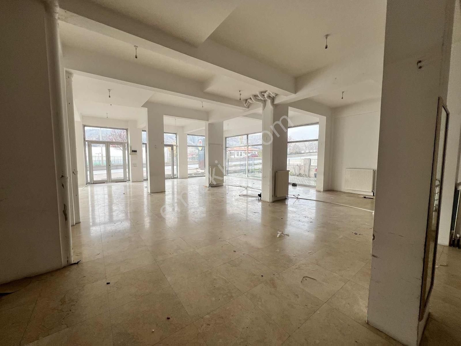 Ekin Group'tan Anayola Cephe 570 M2 Kiralık İşyeri - Görsel 17