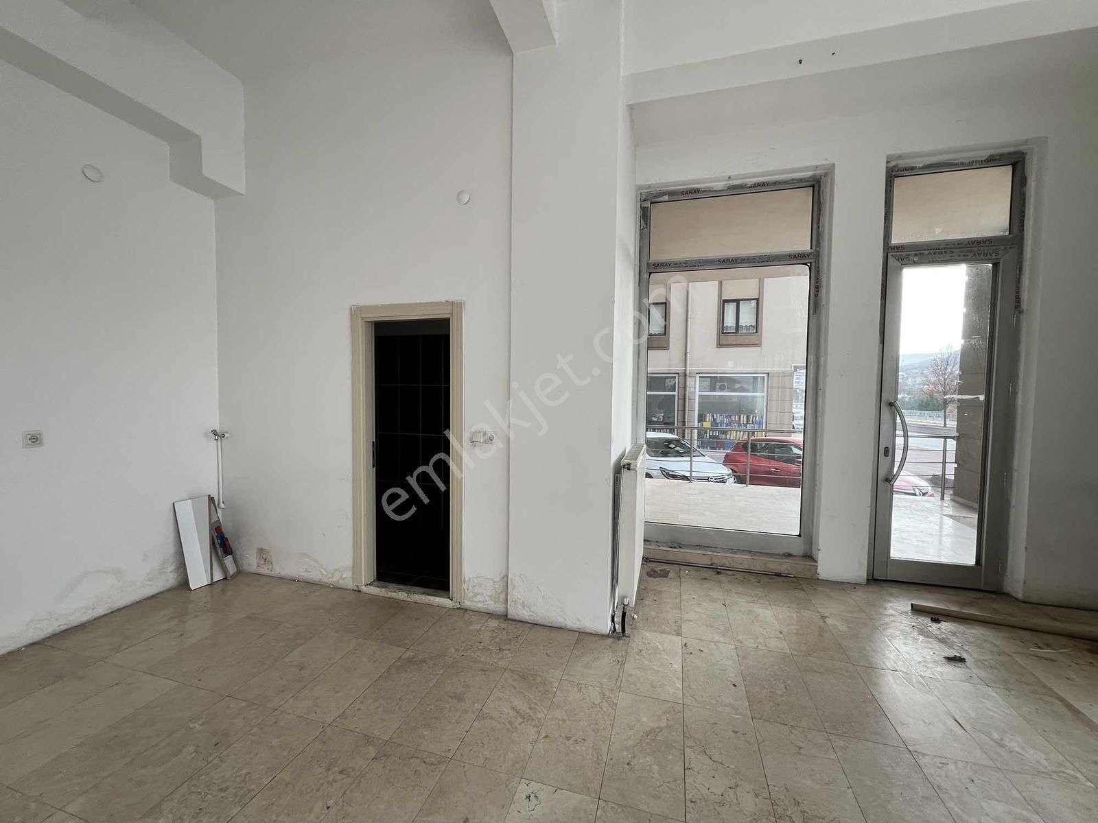 Ekin Group'tan Anayola Cephe 570 M2 Kiralık İşyeri - Görsel 19