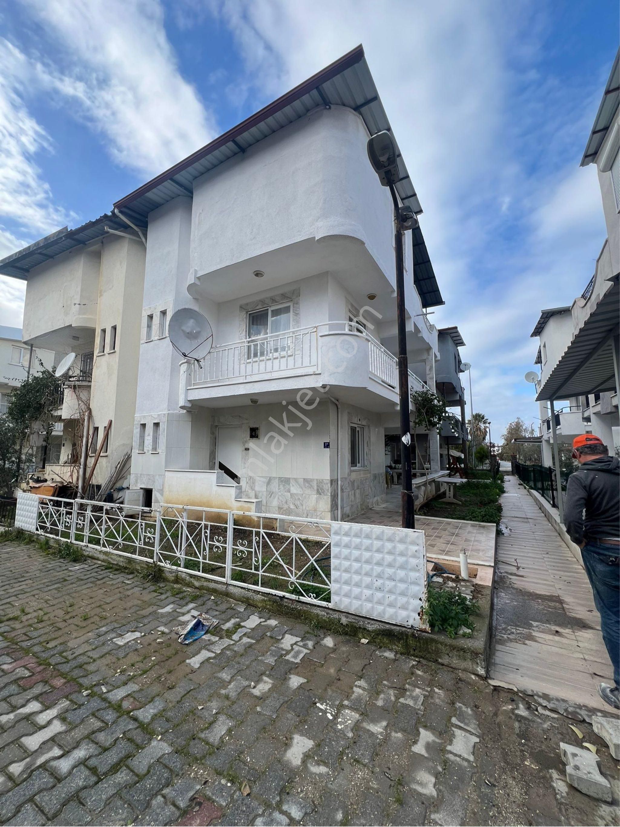 Kuşadası Davutlar’da Köşe Konumlu 3 + 1 Villa Satılık Çok Acil - Görsel 3