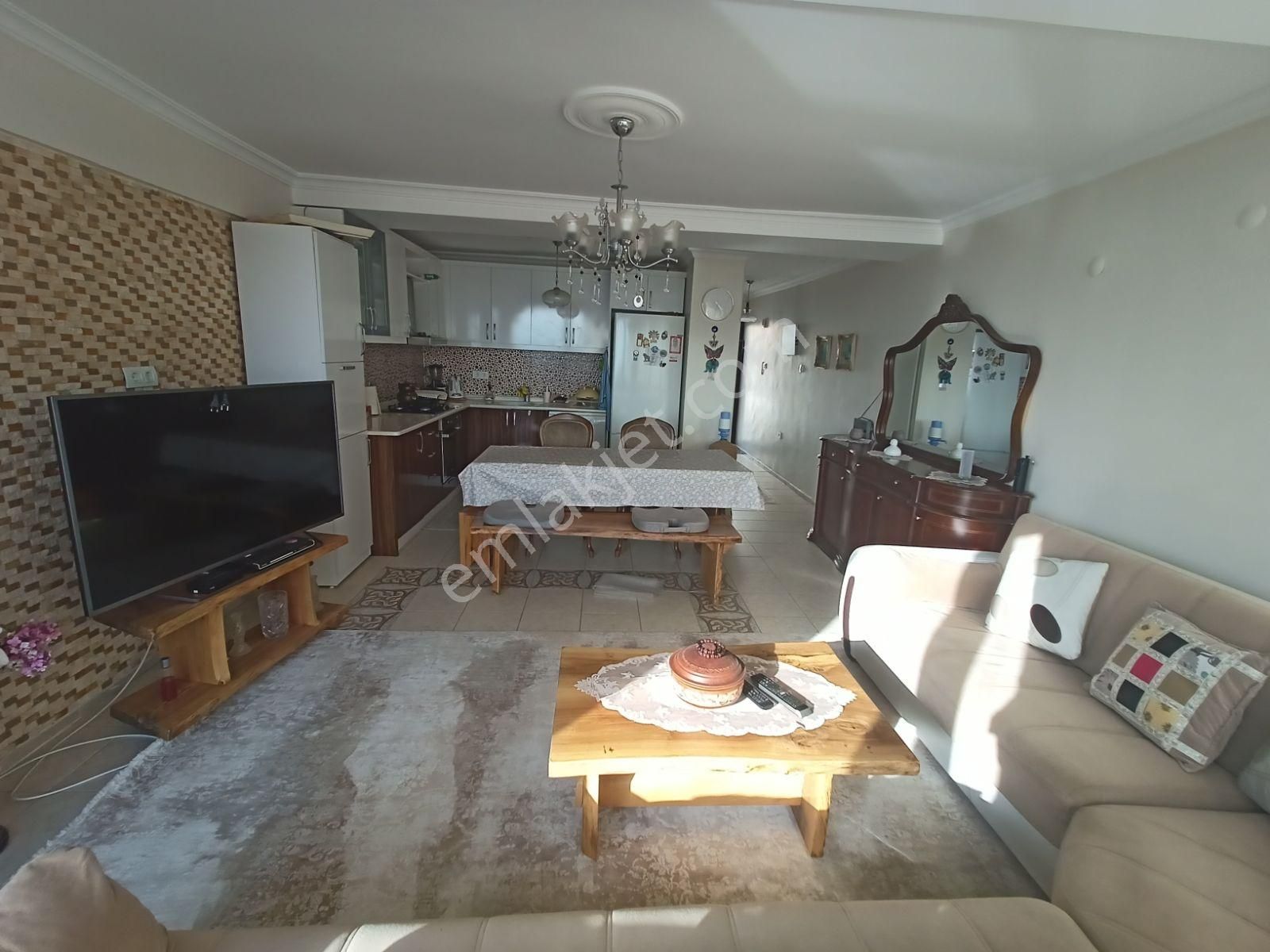 Kuşadası Merkezi Bölgede Marinaya Yakın Manzaralı Dubleks Daire - Görsel 17