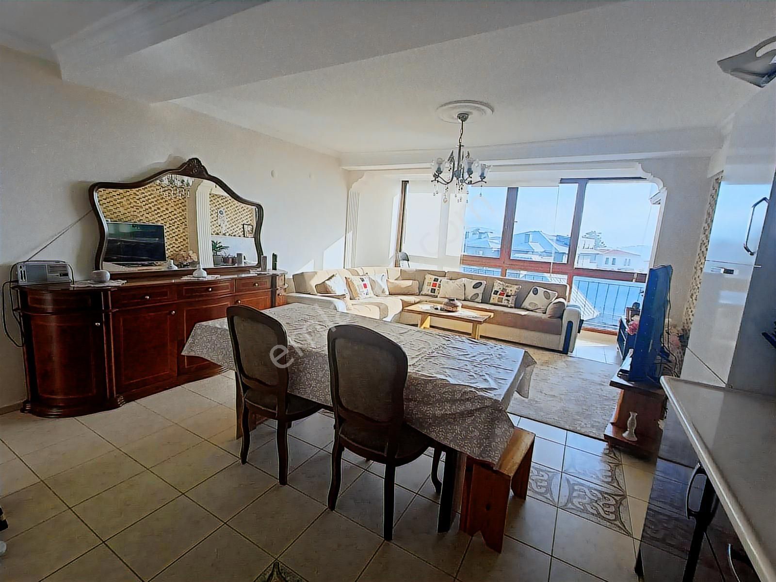 Kuşadası Merkezi Bölgede Marinaya Yakın Manzaralı Dubleks Daire - Görsel 15