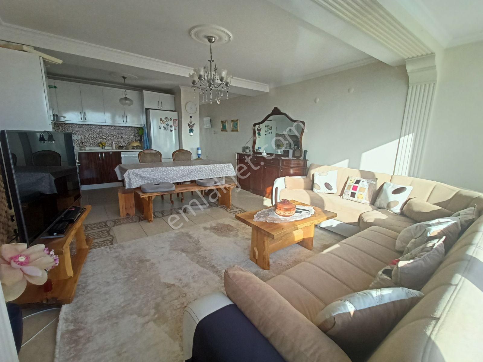 Kuşadası Merkezi Bölgede Marinaya Yakın Manzaralı Dubleks Daire - Görsel 4