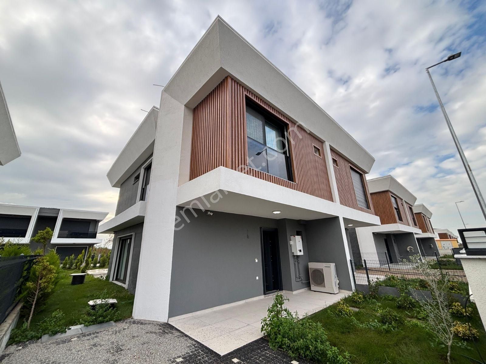 Emsallerin En Uygun Havuzlu Özel Otoparklı 3+1satılık Villası - Görsel 12