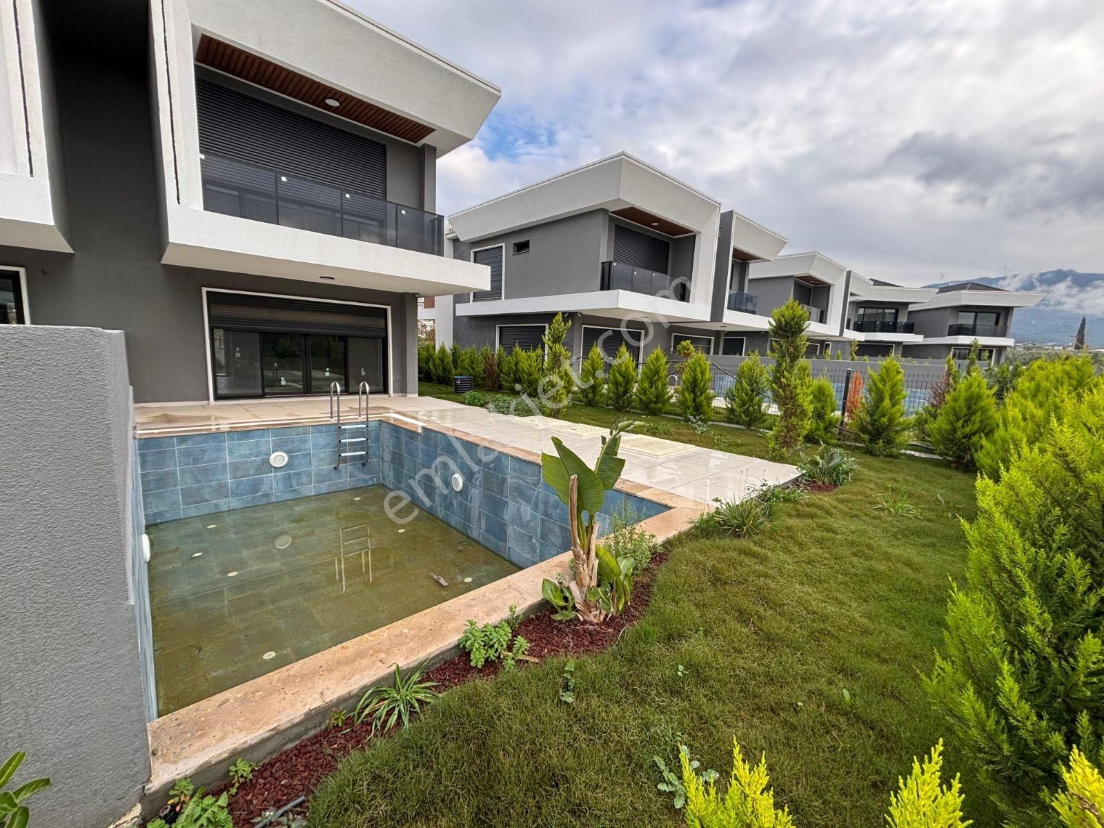 Emsallerin En Uygun Havuzlu Özel Otoparklı 3+1satılık Villası - Görsel 11