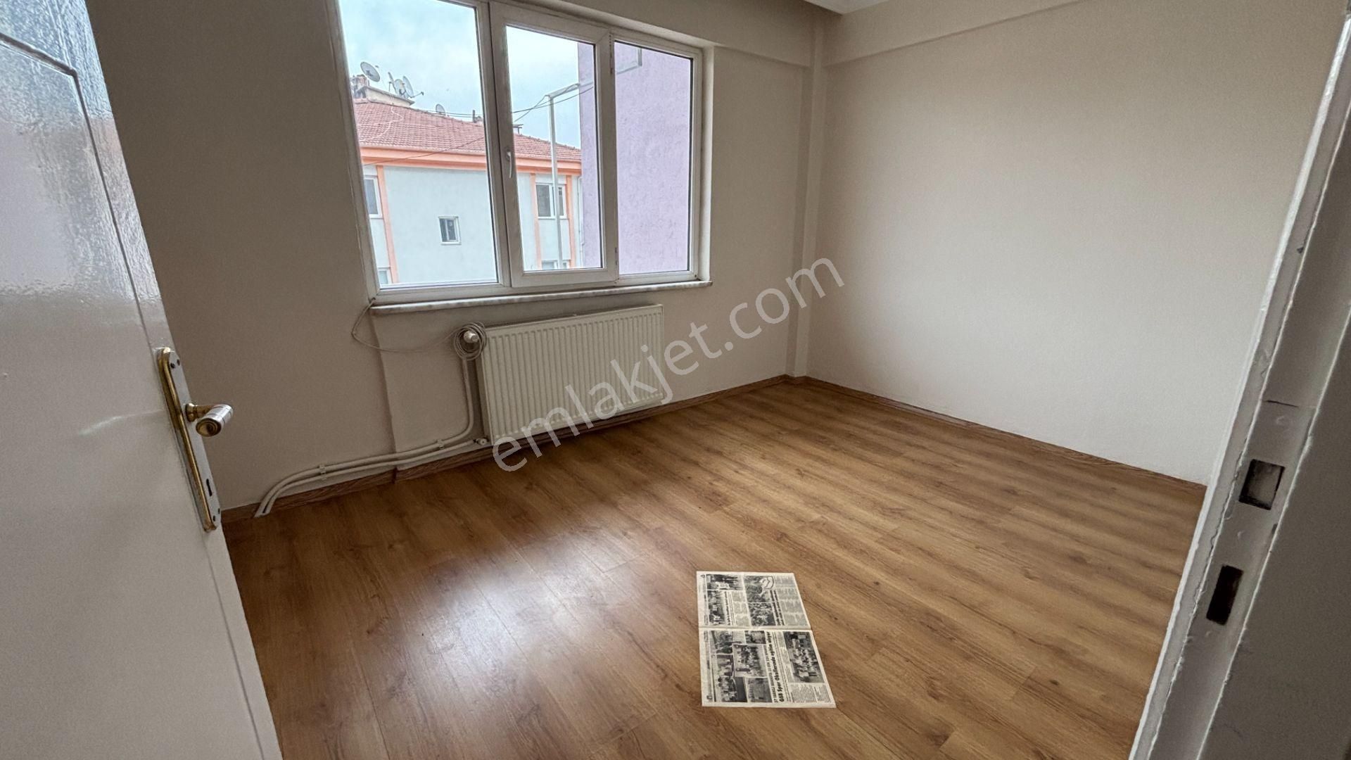 Remax Mid'den Bahçelievler Mahallesinde 2+1 Ara Kat Daire - Görsel 27