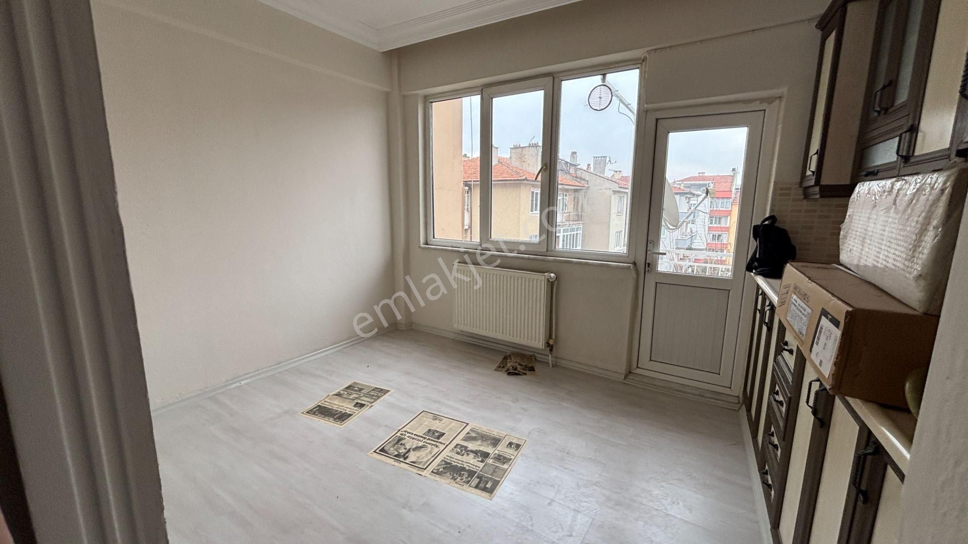 Remax Mid'den Bahçelievler Mahallesinde 2+1 Ara Kat Daire - Görsel 9