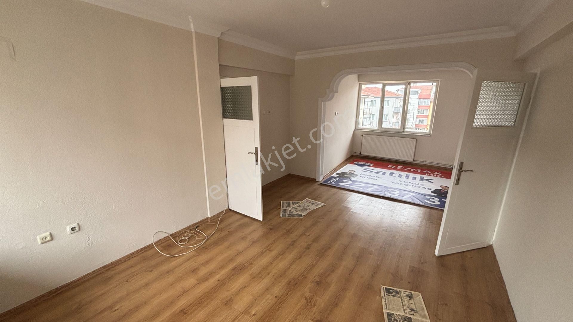 Remax Mid'den Bahçelievler Mahallesinde 2+1 Ara Kat Daire - Görsel 15