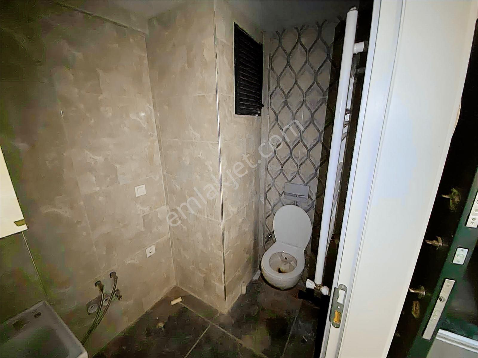 Seyrek Merkezi Konumda Kiralık Büyük Tip Balkonlu 1+1 Daire - Görsel 9