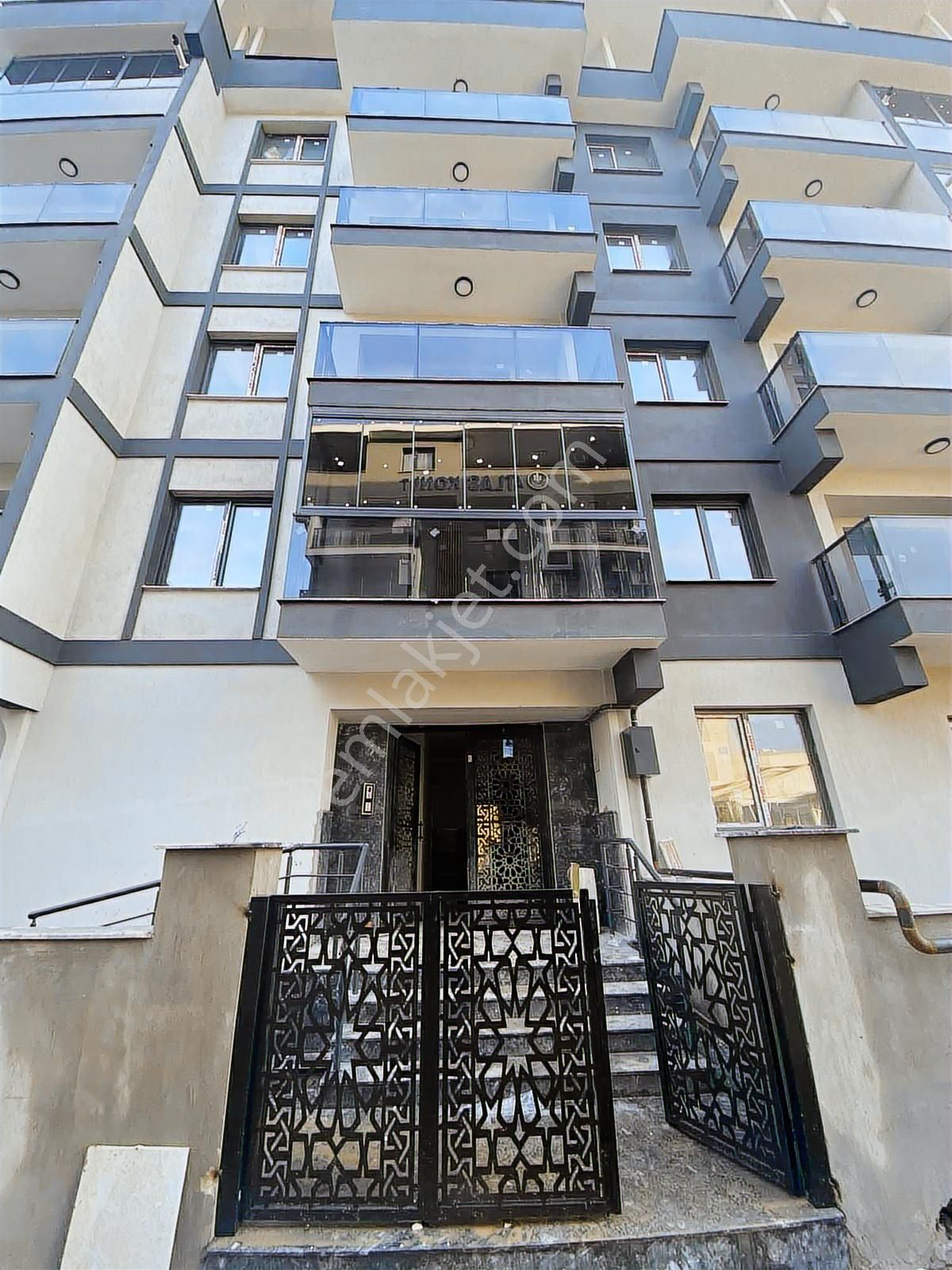 Seyrek Merkezi Konumda Kiralık Büyük Tip Balkonlu 1+1 Daire - Görsel 15