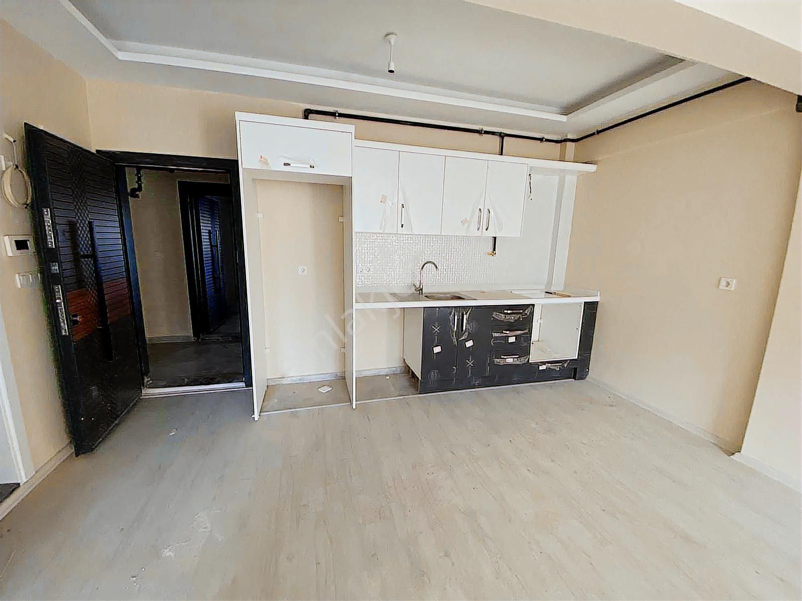 Seyrek Merkezi Konumda Kiralık Büyük Tip Balkonlu 1+1 Daire - Görsel 12