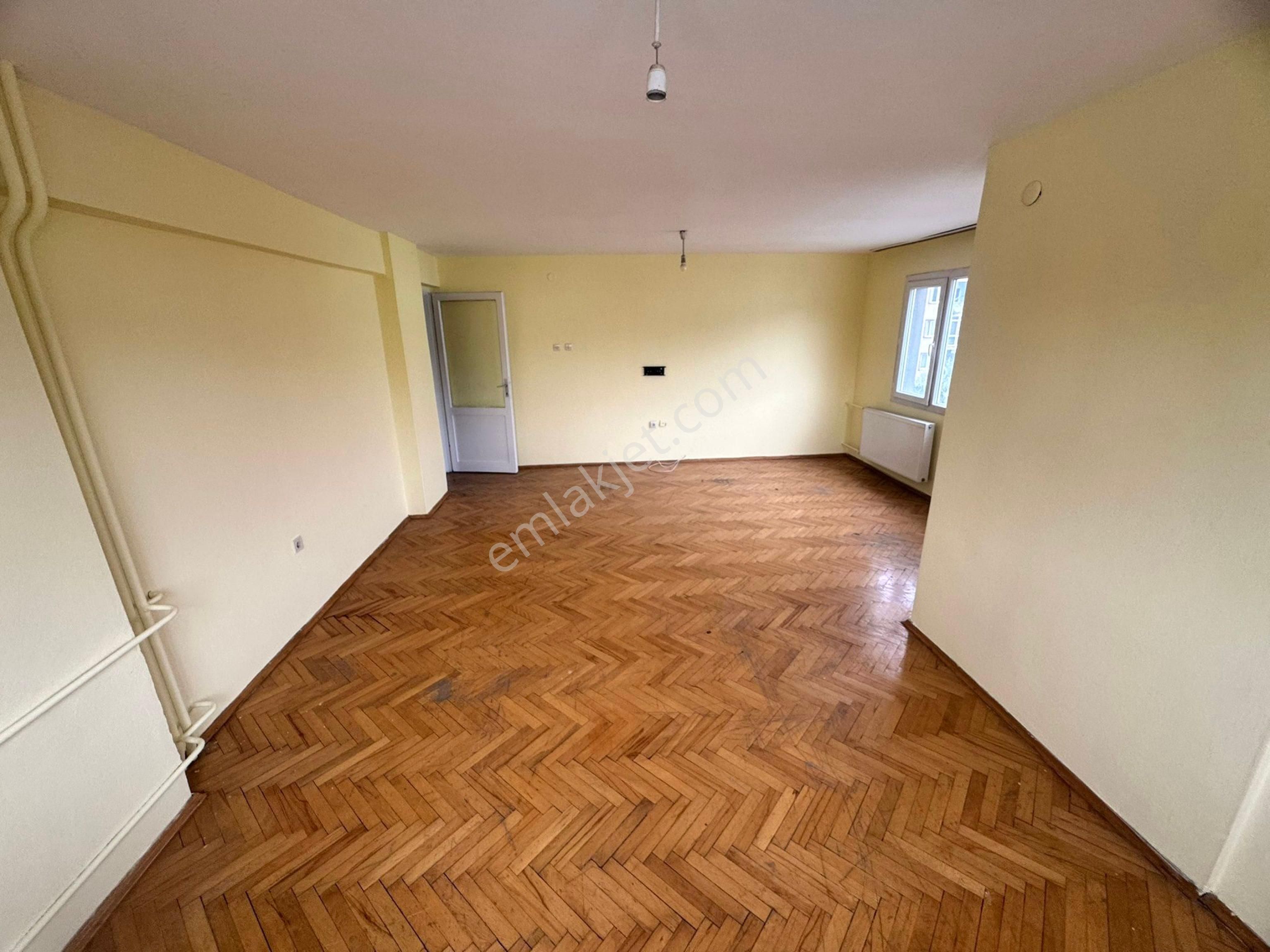 Bornovada Cadde Üzeri 3+1 140m2 Arakat Asansör Otoparklı Daire - Görsel 26