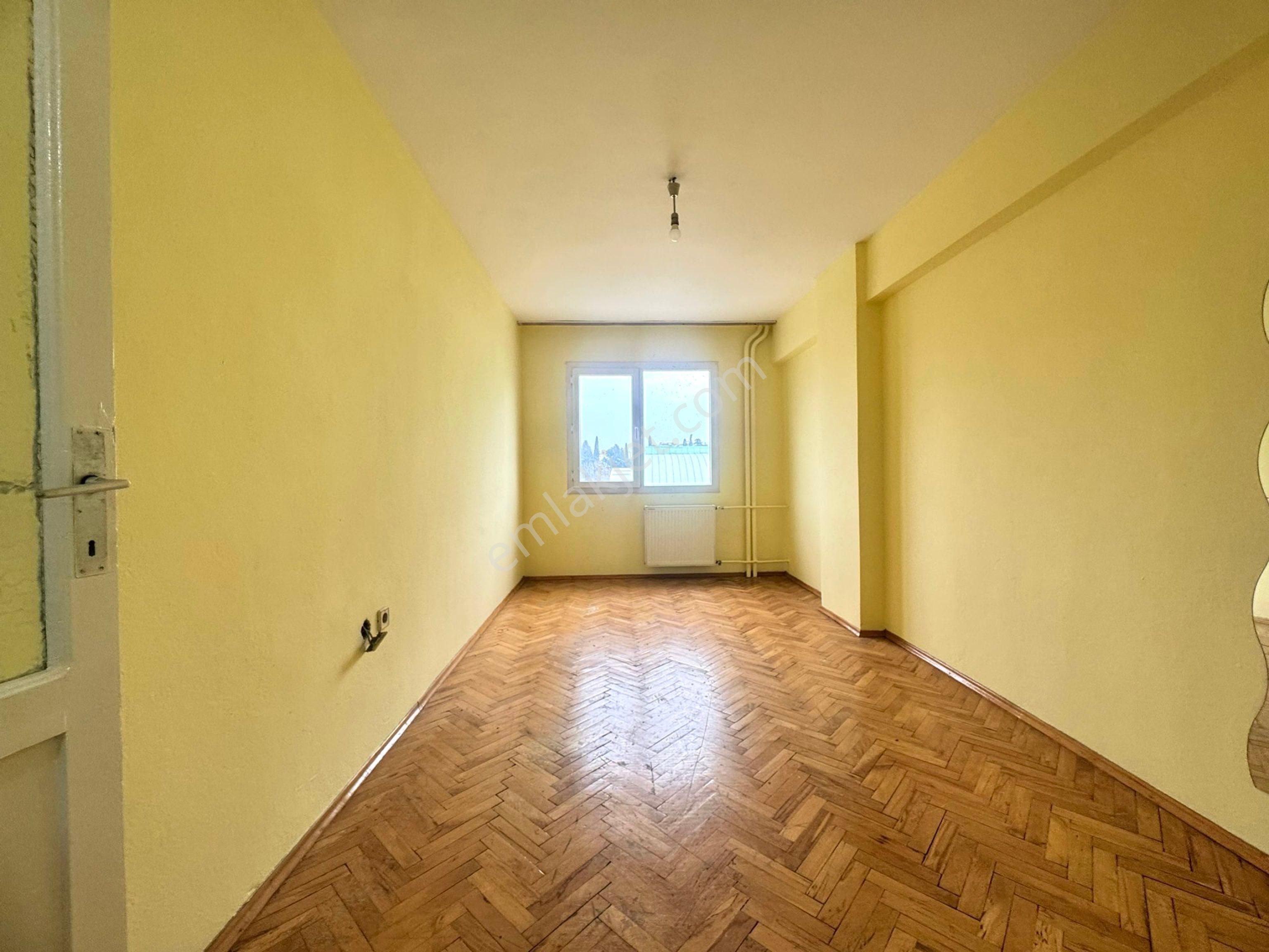 Bornovada Cadde Üzeri 3+1 140m2 Arakat Asansör Otoparklı Daire - Görsel 14