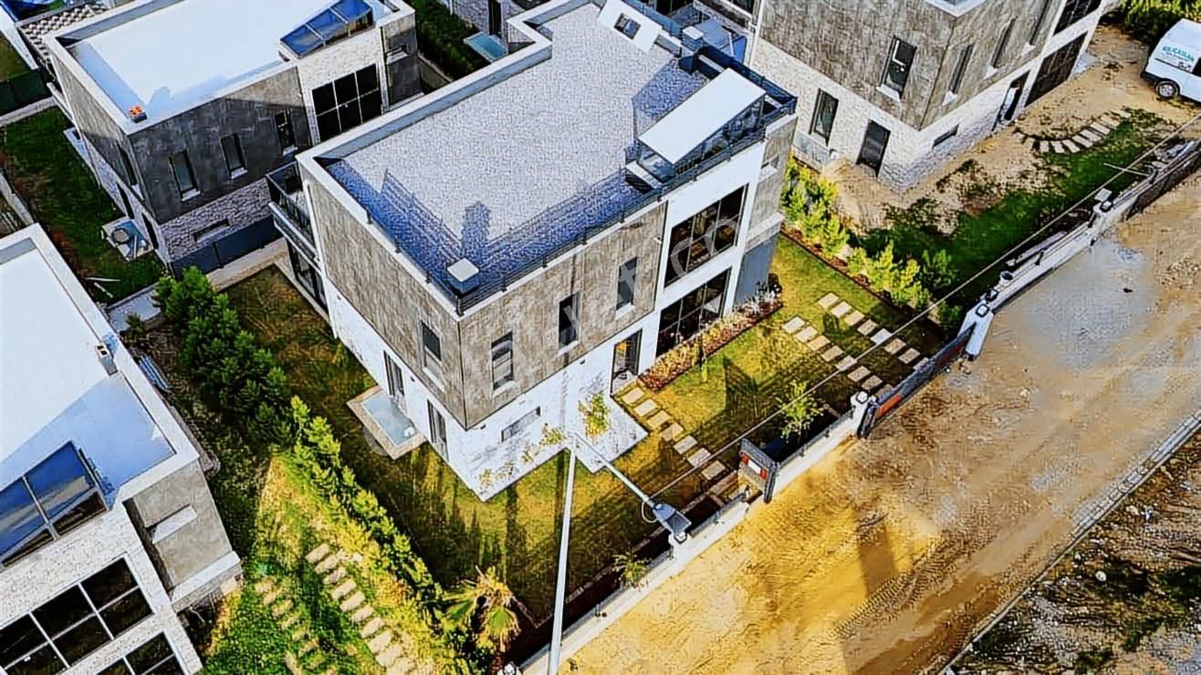 Kuşadası Soğucakta Satılık Deniz Manzaralı Havuzlu Villa - Görsel 9