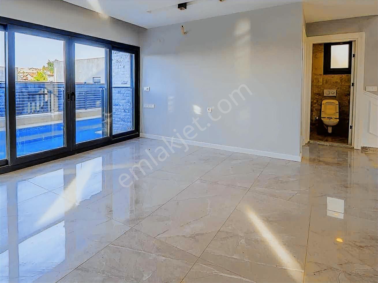 Kuşadası Soğucakta Satılık Deniz Manzaralı Havuzlu Villa - Görsel 30