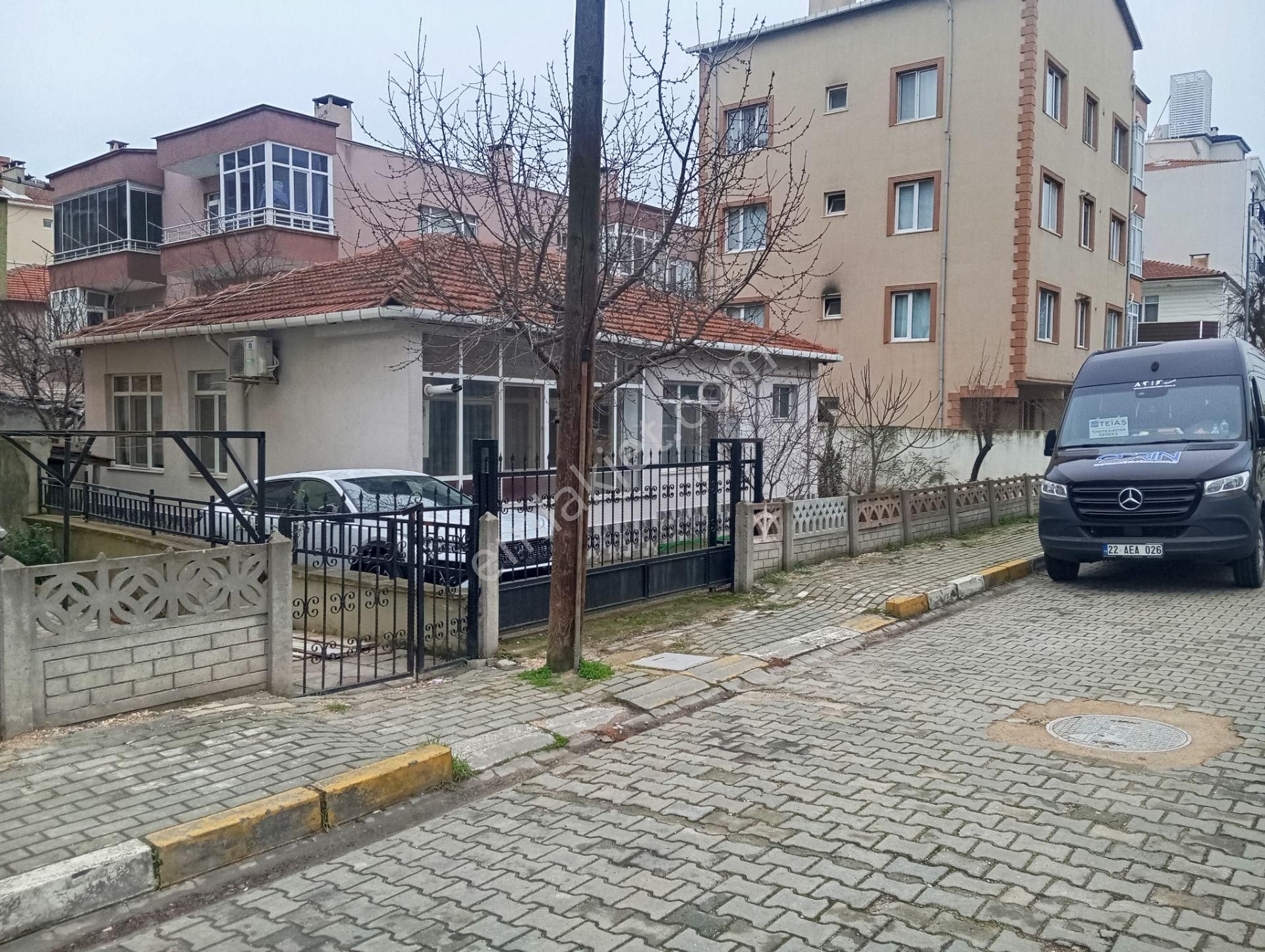 Sahibinden Satılık 290 M2 Arsalı Otoparklı Bahçeli Ev - Görsel 3