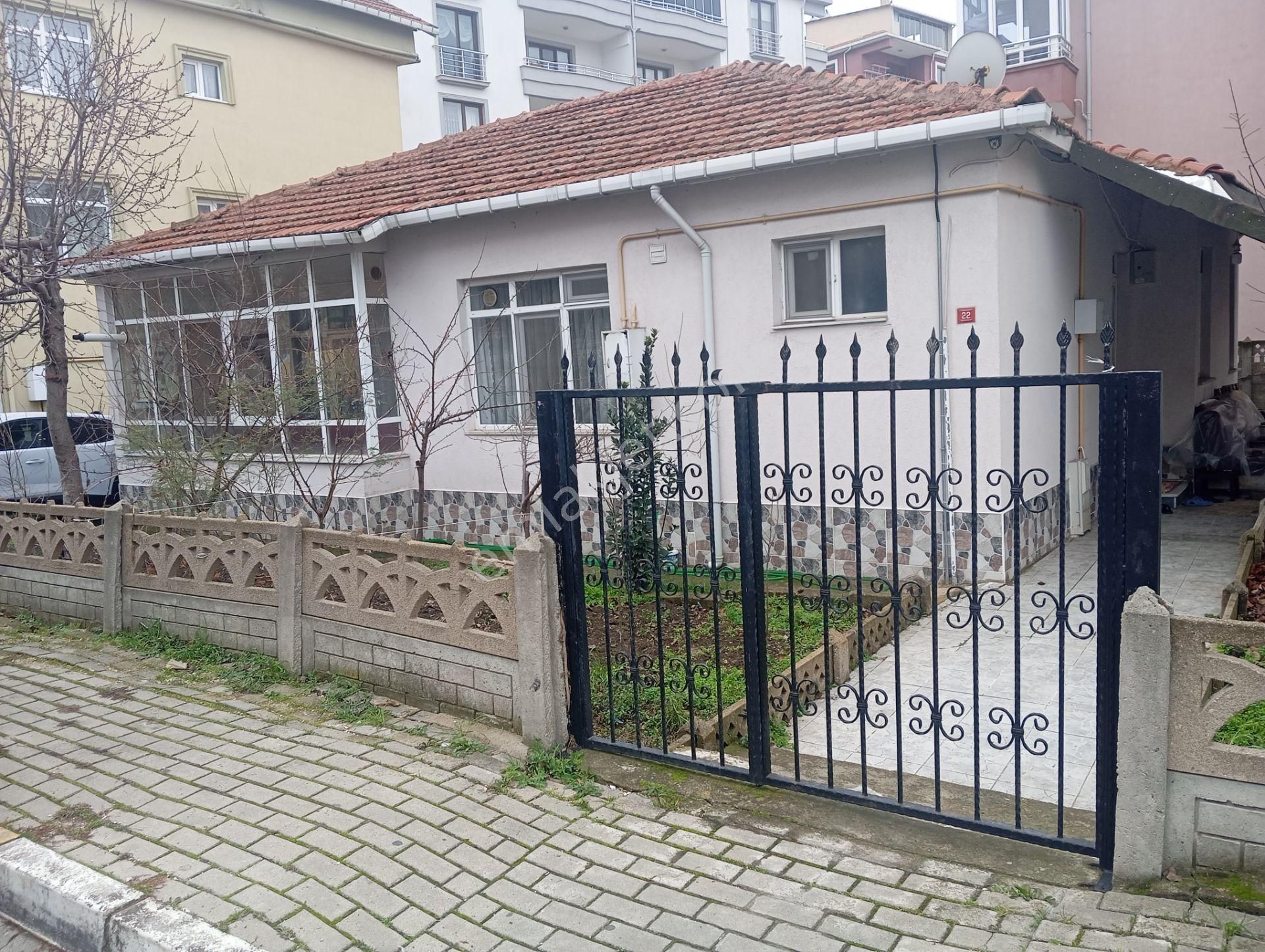 Sahibinden Satılık 290 M2 Arsalı Otoparklı Bahçeli Ev - Görsel 11