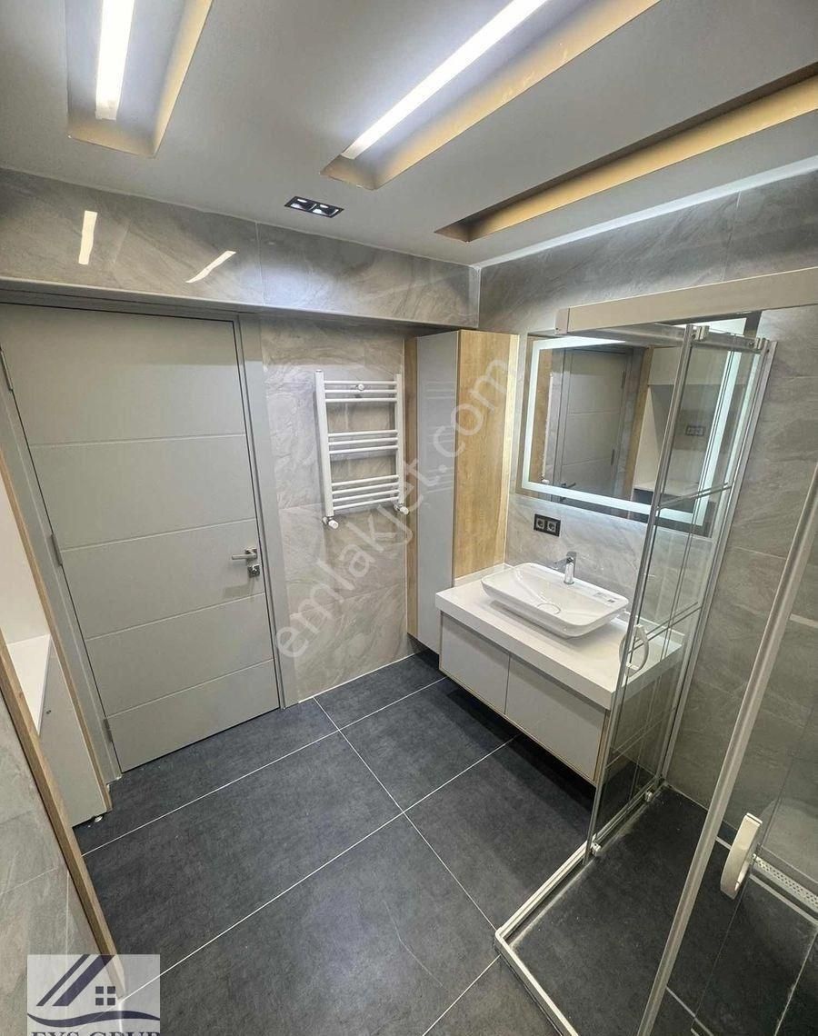 İnönü Caddesi Göztepe Metro Ykn. 3+1 Lüks 155m2 Deniz Manzaralı - Görsel 29