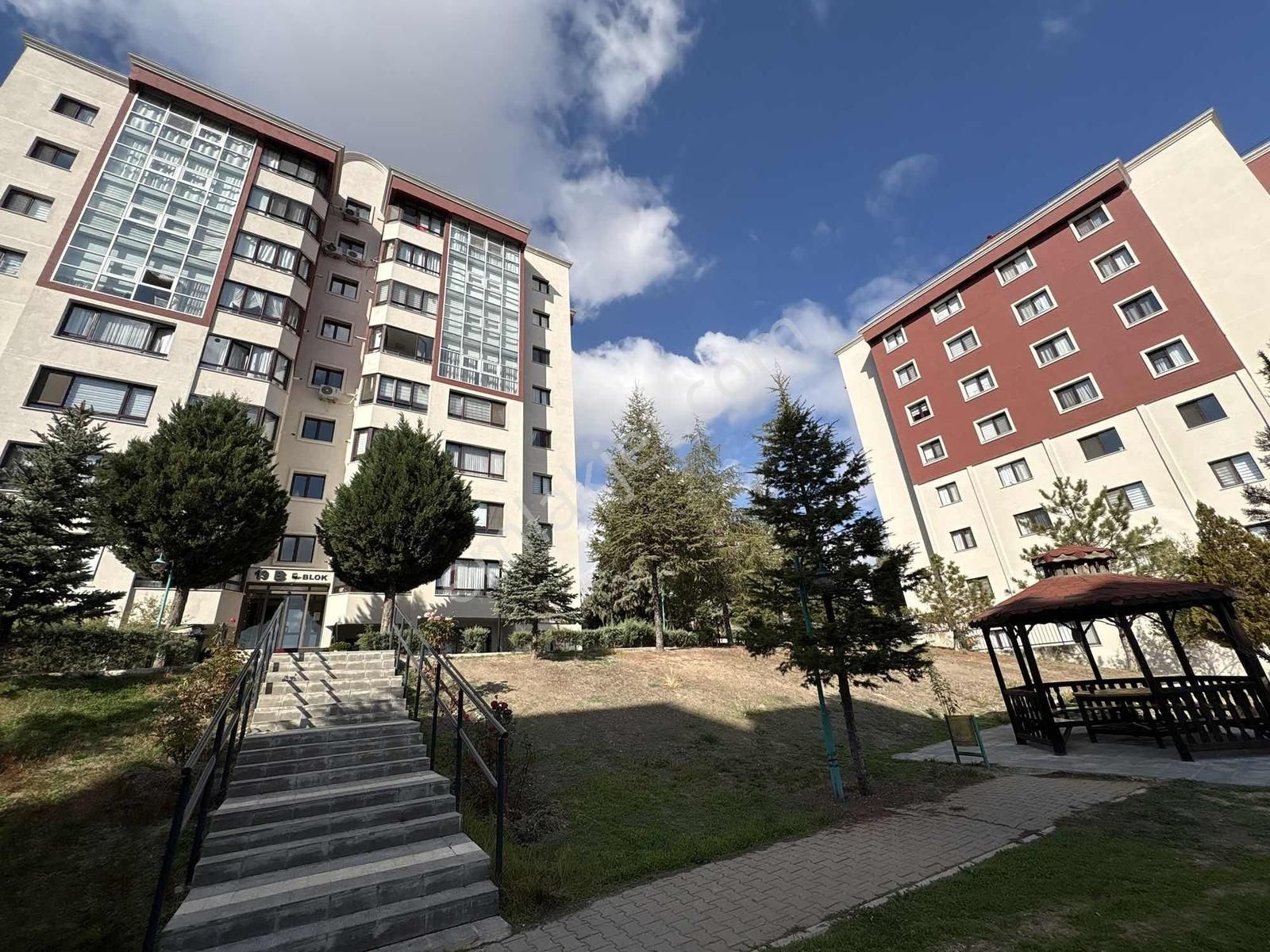 Alaçatı'dan Ş.osman Avcı'da Kc Lale Evleri Ebeveyn Banyolu Lüks