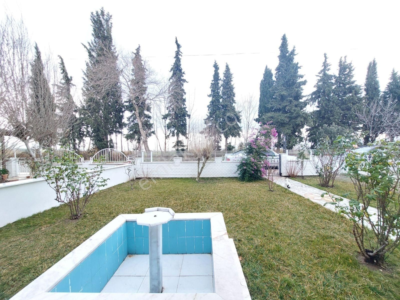 İmko Sitesinde,çift Bahçeli Doğalgazlı 3+1 Bakımlı Satılık Villa - Görsel 11