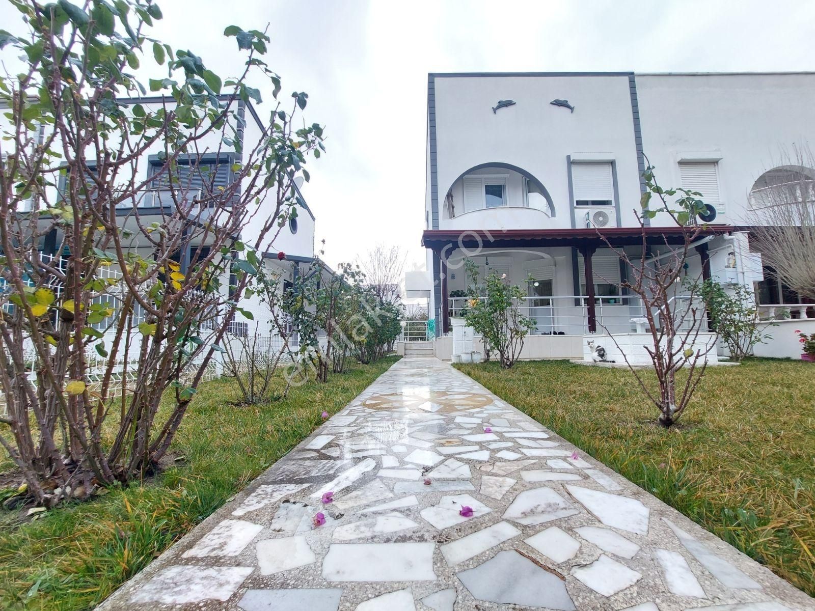 İmko Sitesinde,çift Bahçeli Doğalgazlı 3+1 Bakımlı Satılık Villa - Görsel 10