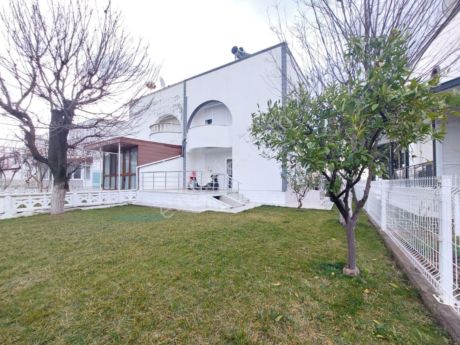 İmko Sitesinde,çift Bahçeli Doğalgazlı 3+1 Bakımlı Satılık Villa - Görsel 27