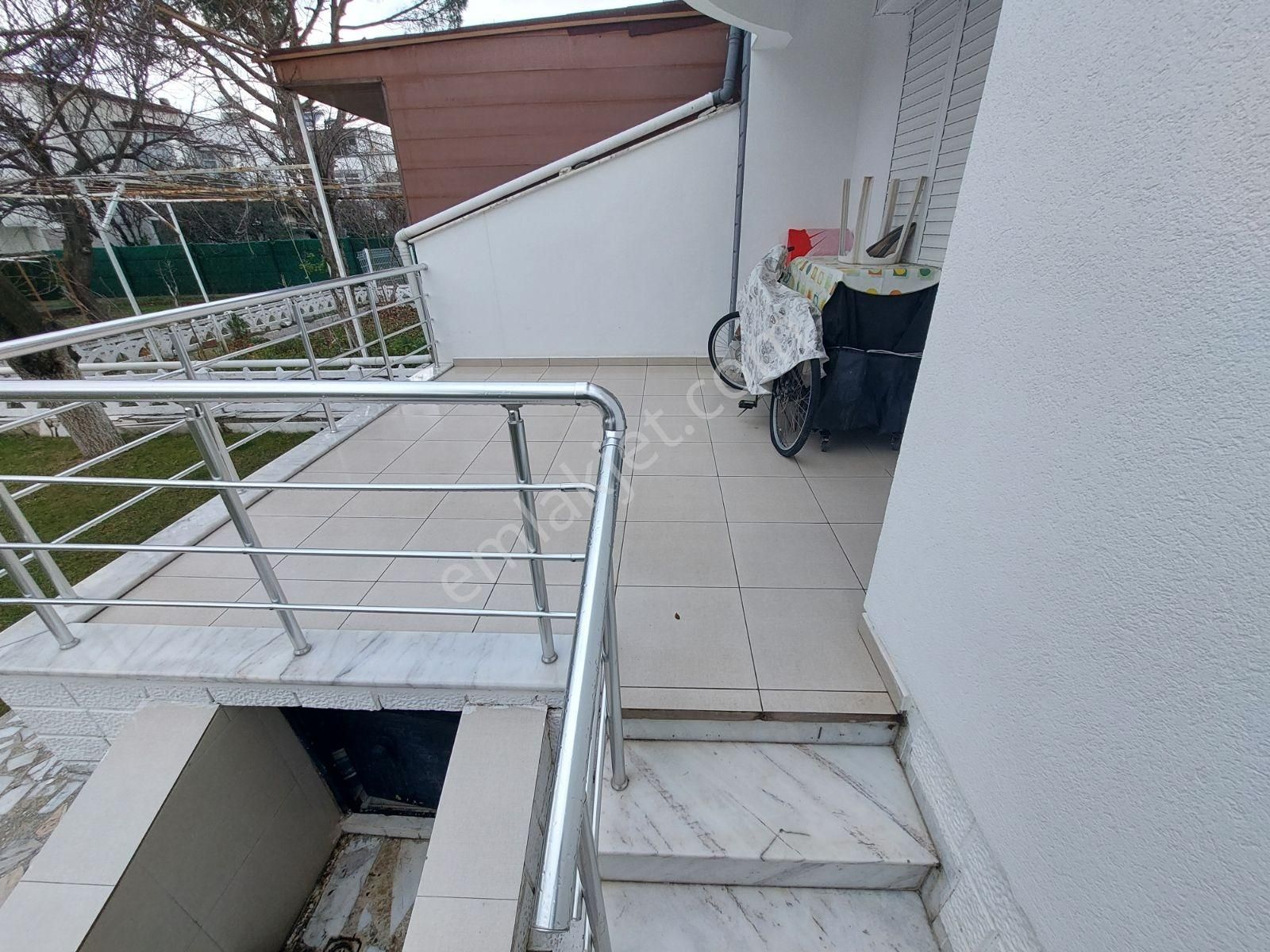 İmko Sitesinde,çift Bahçeli Doğalgazlı 3+1 Bakımlı Satılık Villa - Görsel 9