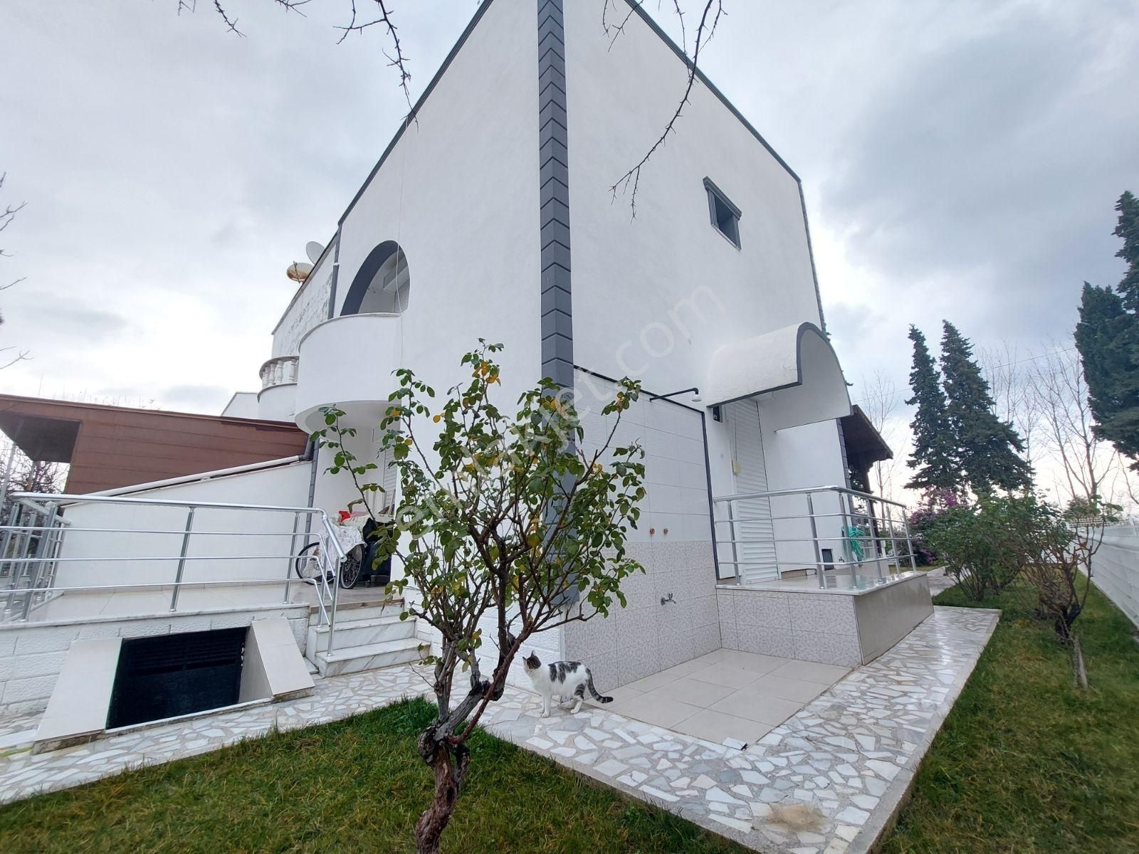 İmko Sitesinde,çift Bahçeli Doğalgazlı 3+1 Bakımlı Satılık Villa - Görsel 24