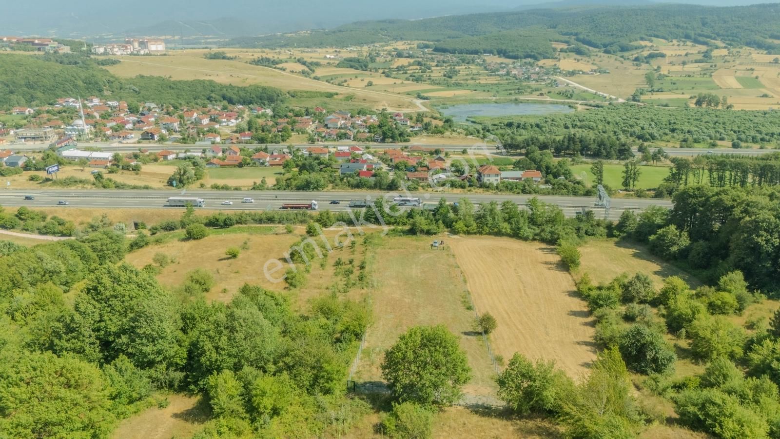 Yumrukaya Köyü Göl Manzaralı Satılık Tarla - Görsel 6