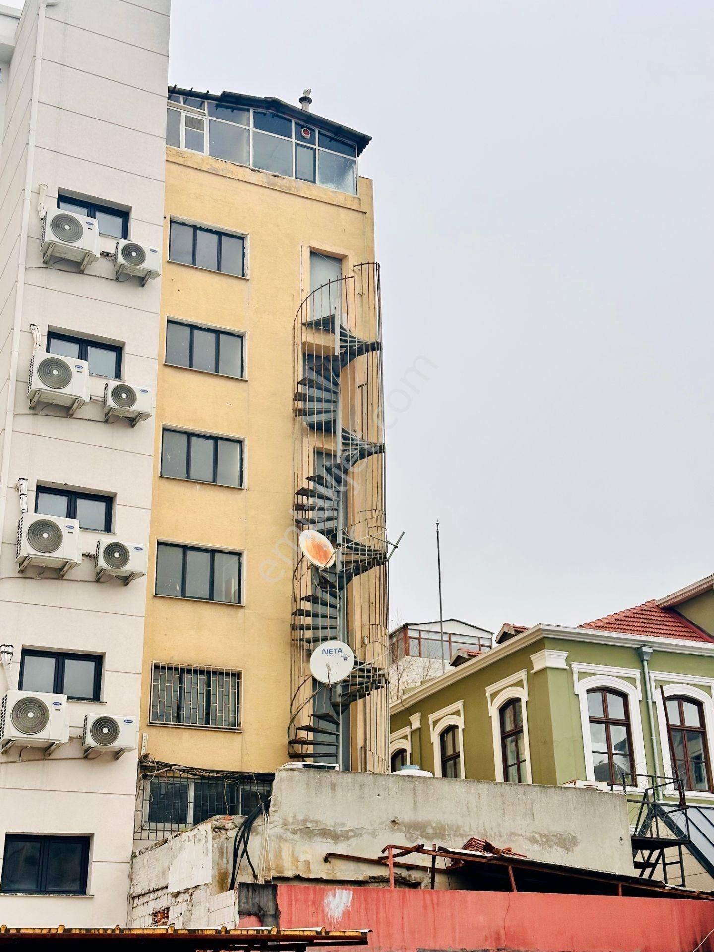 Bakırköy İstanbul Caddesinde Satılık Bina - Görsel 21
