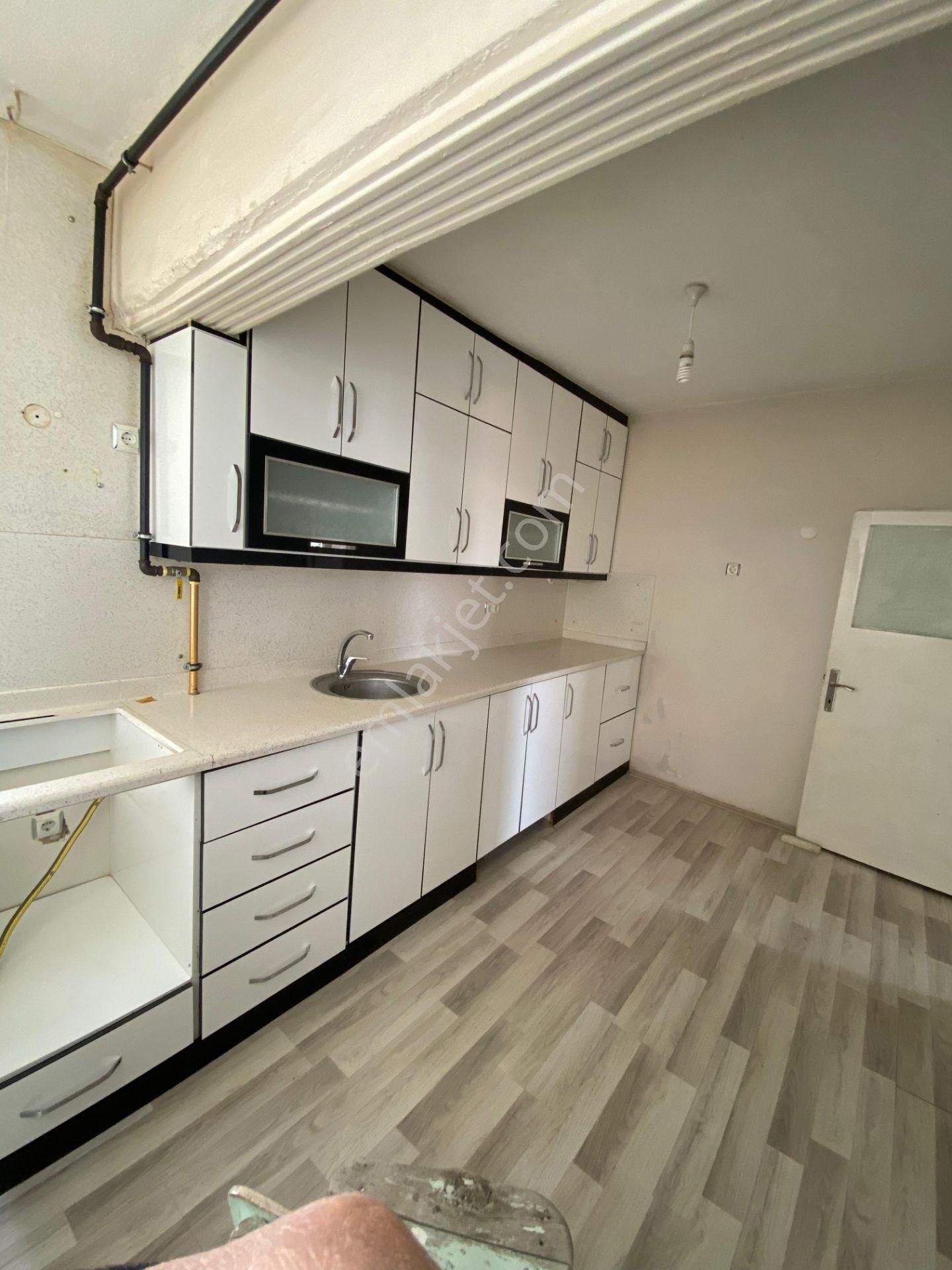 Sücüllü Emlaktan Satılık Ö. Park Hastanesi Yakınında Müstakil 2 Katlı Ev - Görsel 10