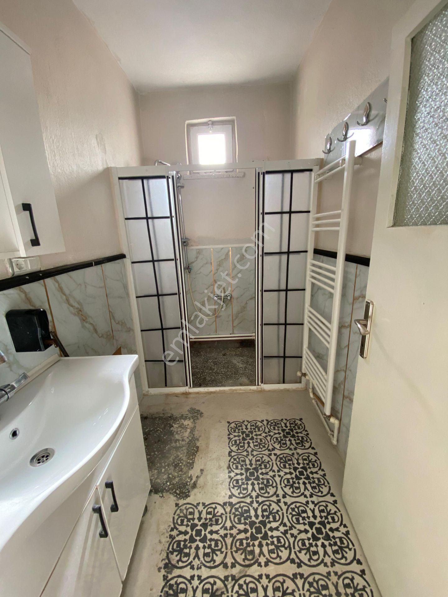 Sücüllü Emlaktan Satılık Ö. Park Hastanesi Yakınında Müstakil 2 Katlı Ev - Görsel 3