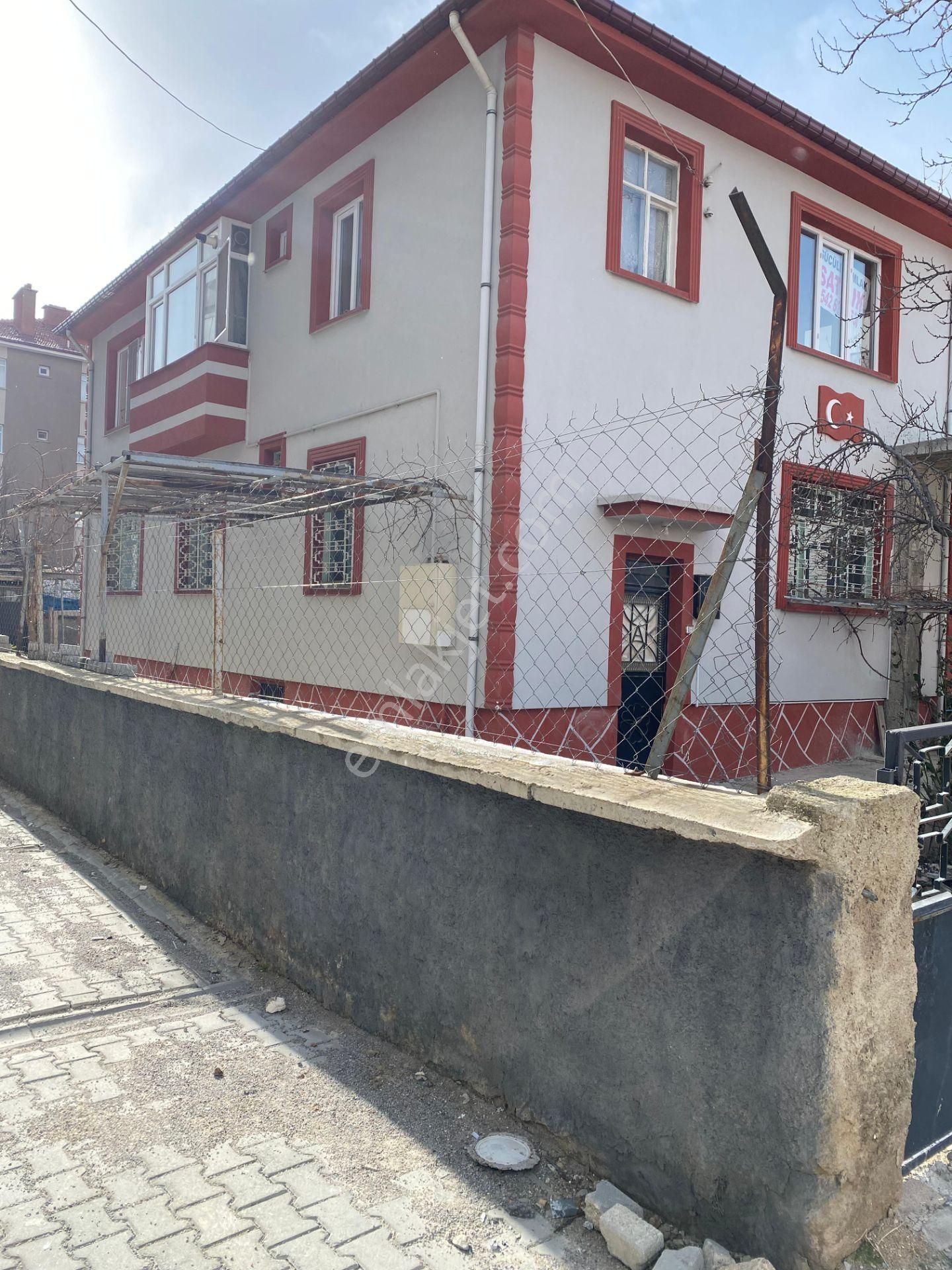 Sücüllü Emlaktan Satılık Ö. Park Hastanesi Yakınında Müstakil 2 Katlı Ev - Görsel 12