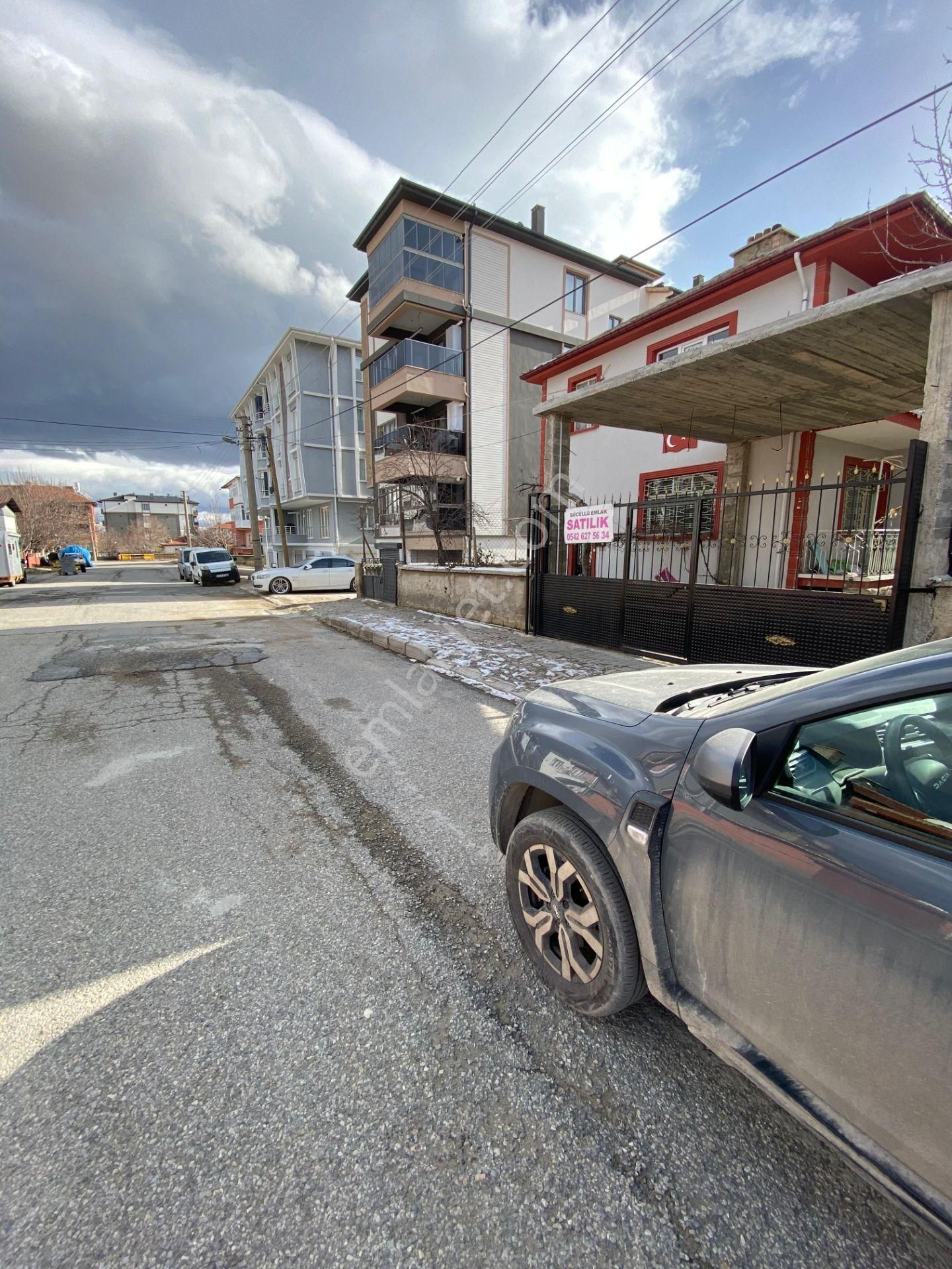 Sücüllü Emlaktan Satılık Ö. Park Hastanesi Yakınında Müstakil 2 Katlı Ev - Görsel 14